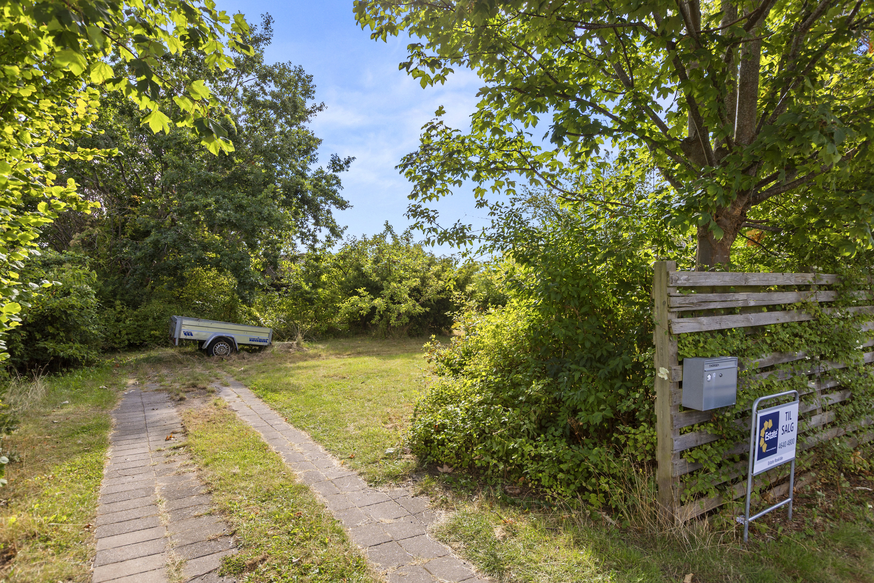 Fremhævet indkørsel billede i fuldskærmstilstand. Billede af Østtoften 10, 4040 Jyllinge