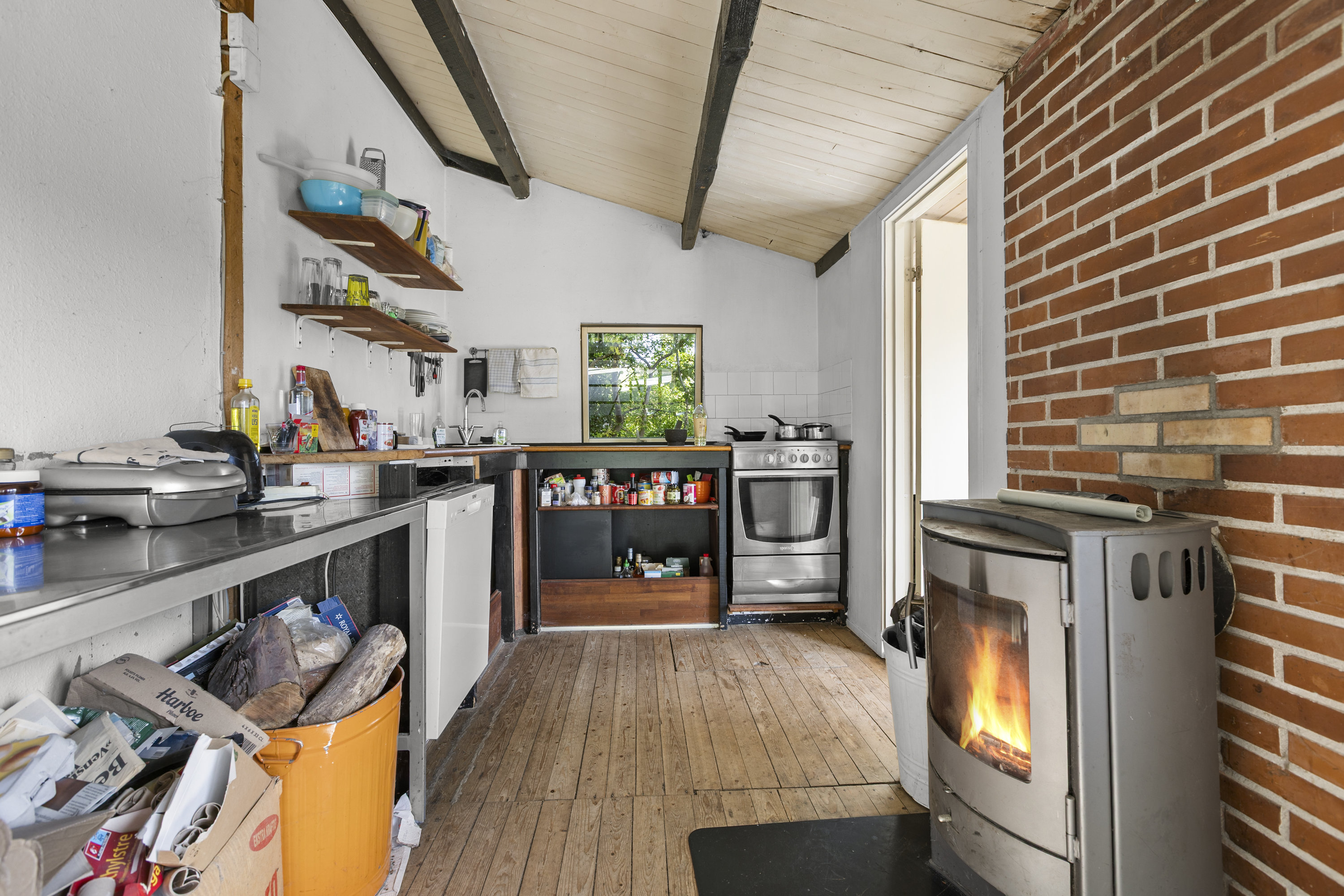 Fremhævet køkken billede i fuldskærmstilstand. Billede af Østtoften 10, 4040 Jyllinge