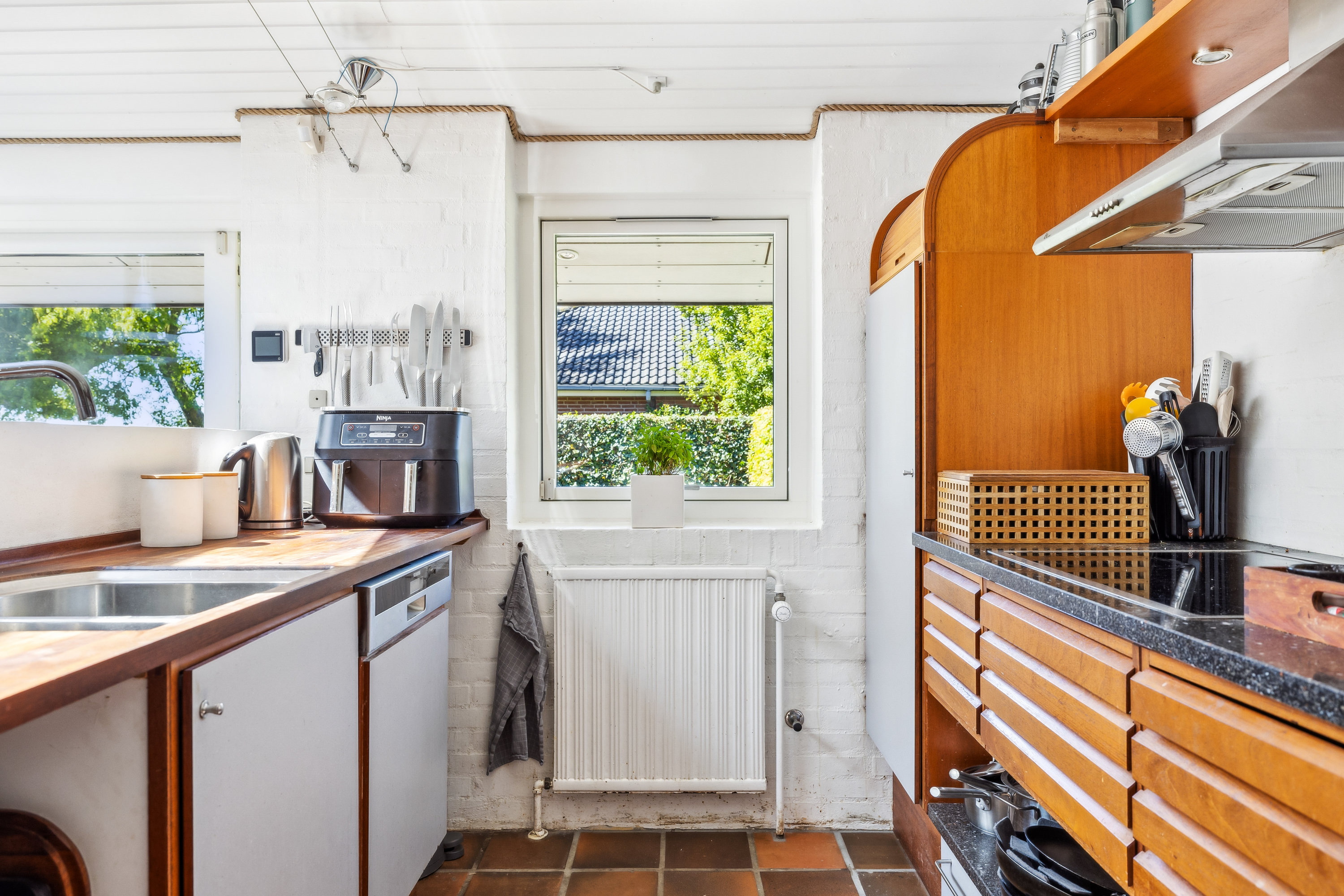 Fremhævet køkken billede i fuldskærmstilstand. Billede af Chr. Lehns Vænge 57, Næsbyhoved-Broby, 5270 Odense N