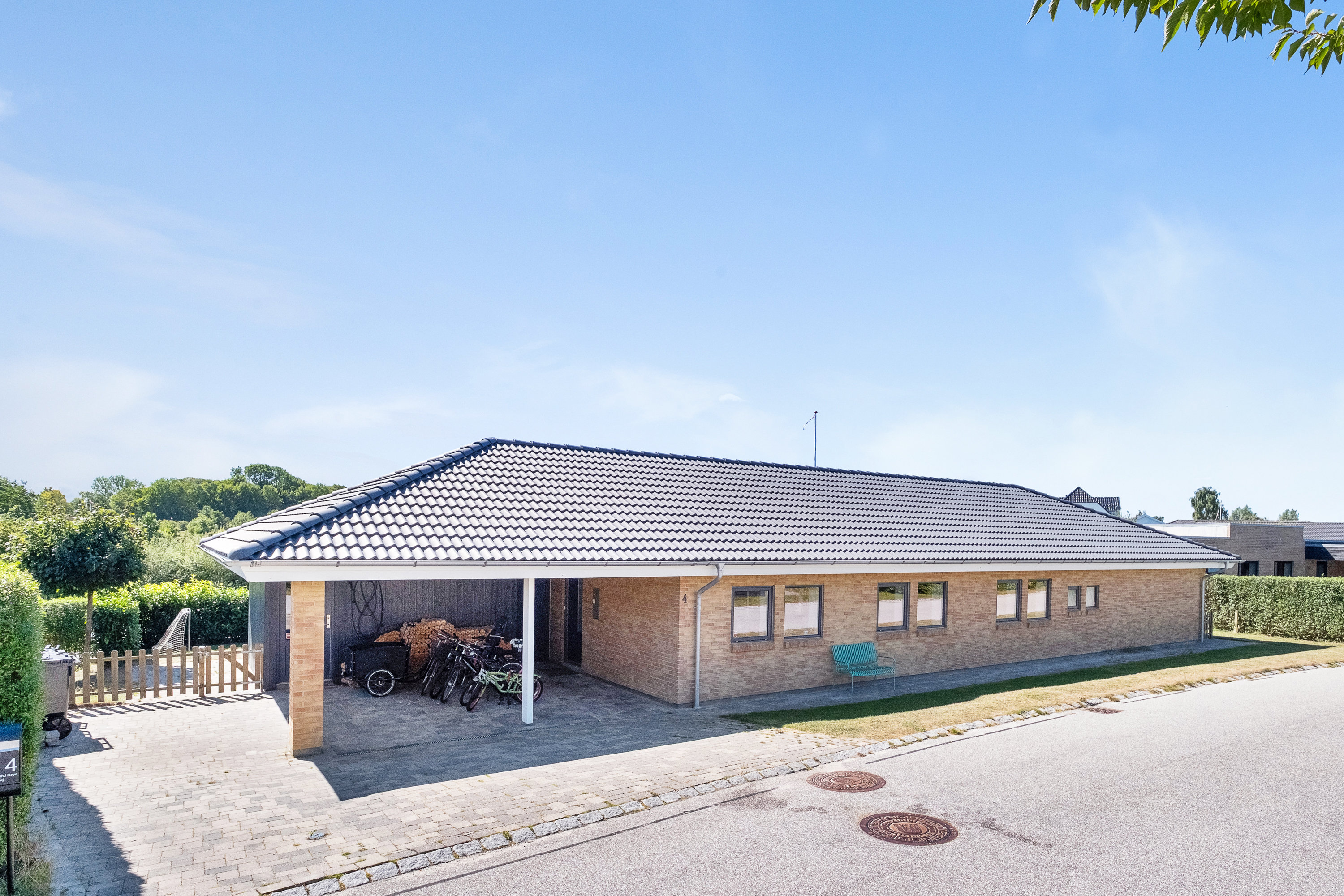 Villa: Facade på Hybenhaven 4, 8520 Lystrup