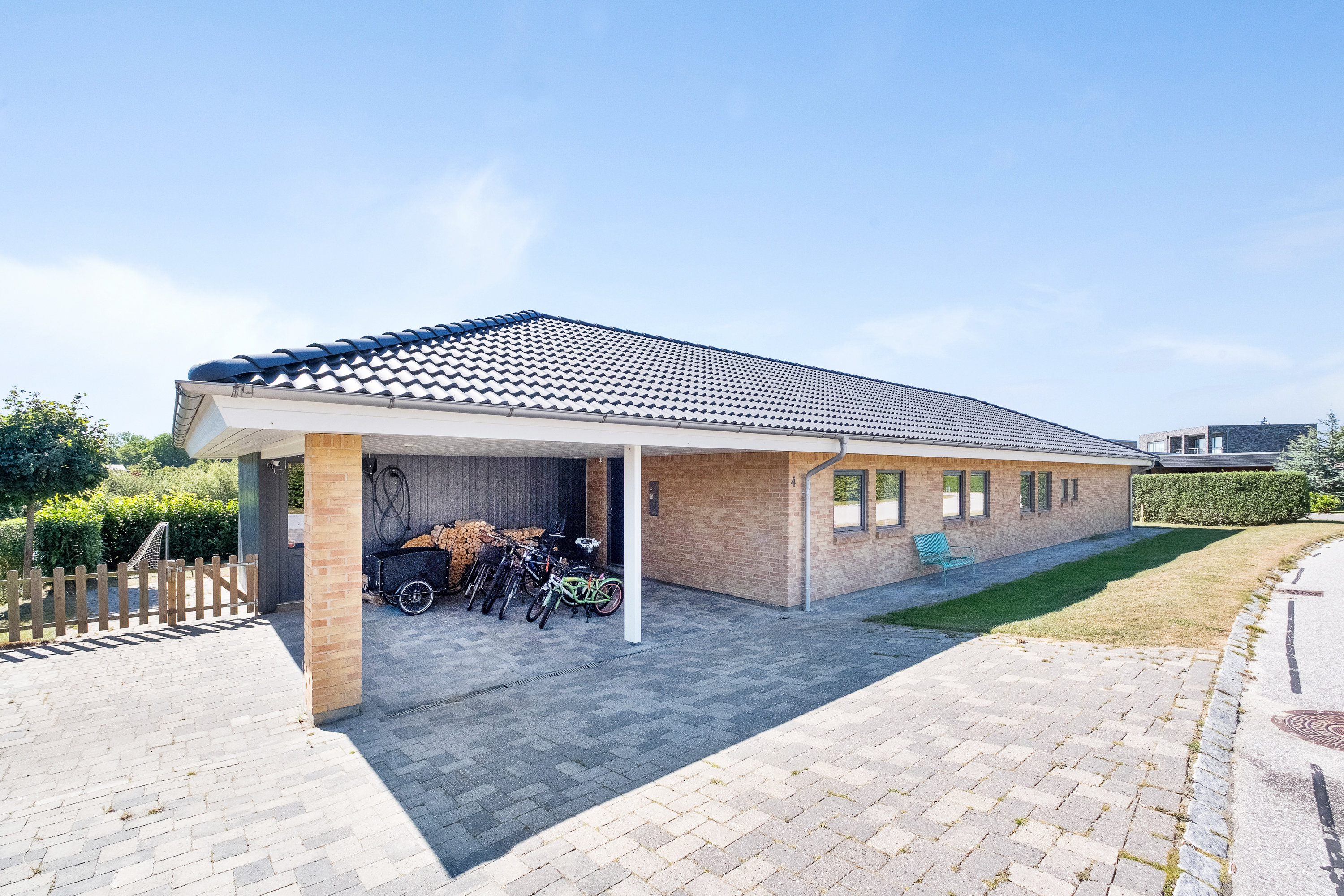 Fremhævet facade billede i fuldskærmstilstand. Billede af Hybenhaven 4, 8520 Lystrup