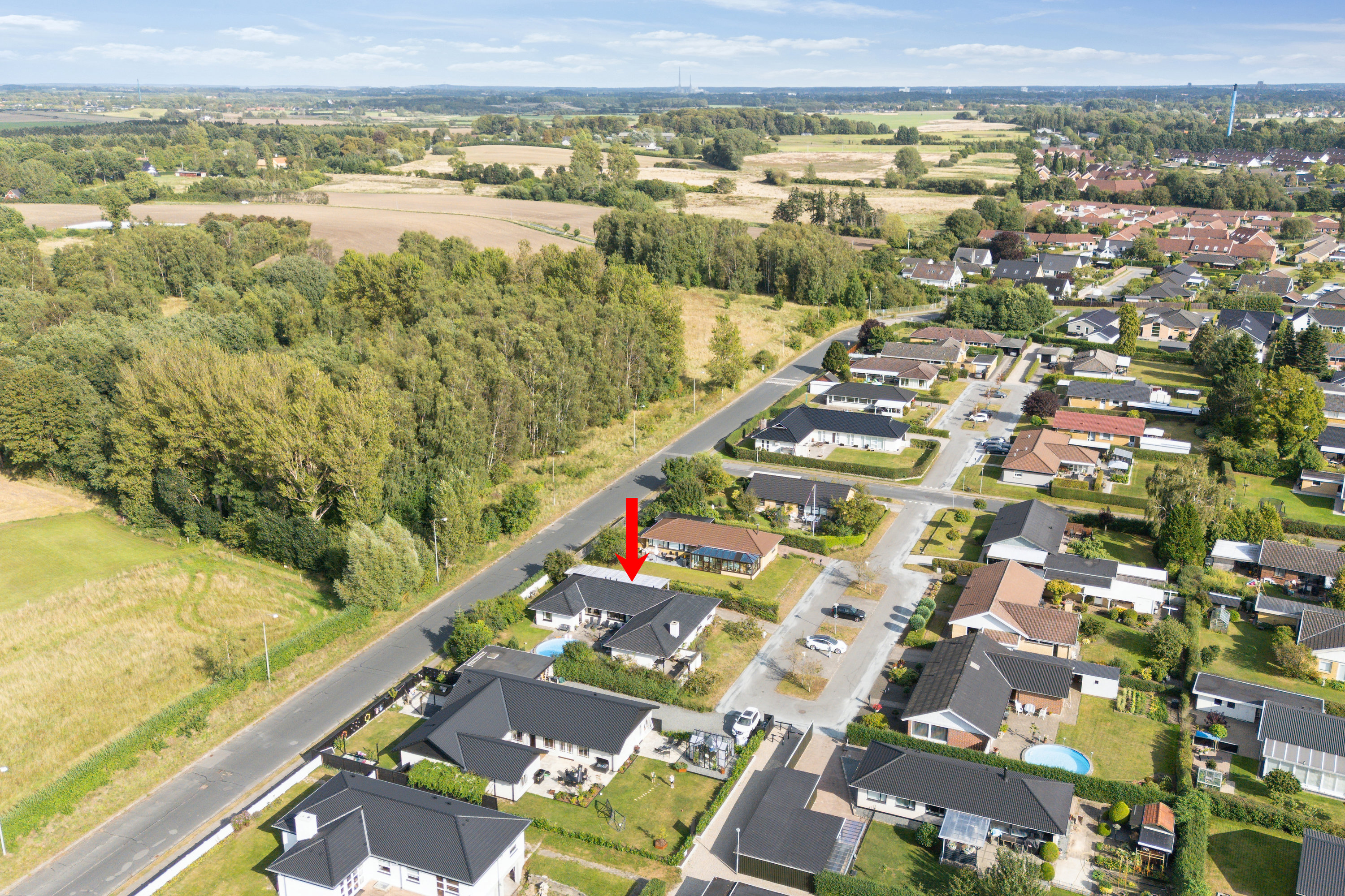 Fremhævet luftfoto billede i fuldskærmstilstand. Billede af Kronhjortløkken 128, Korup, 5210 Odense NV