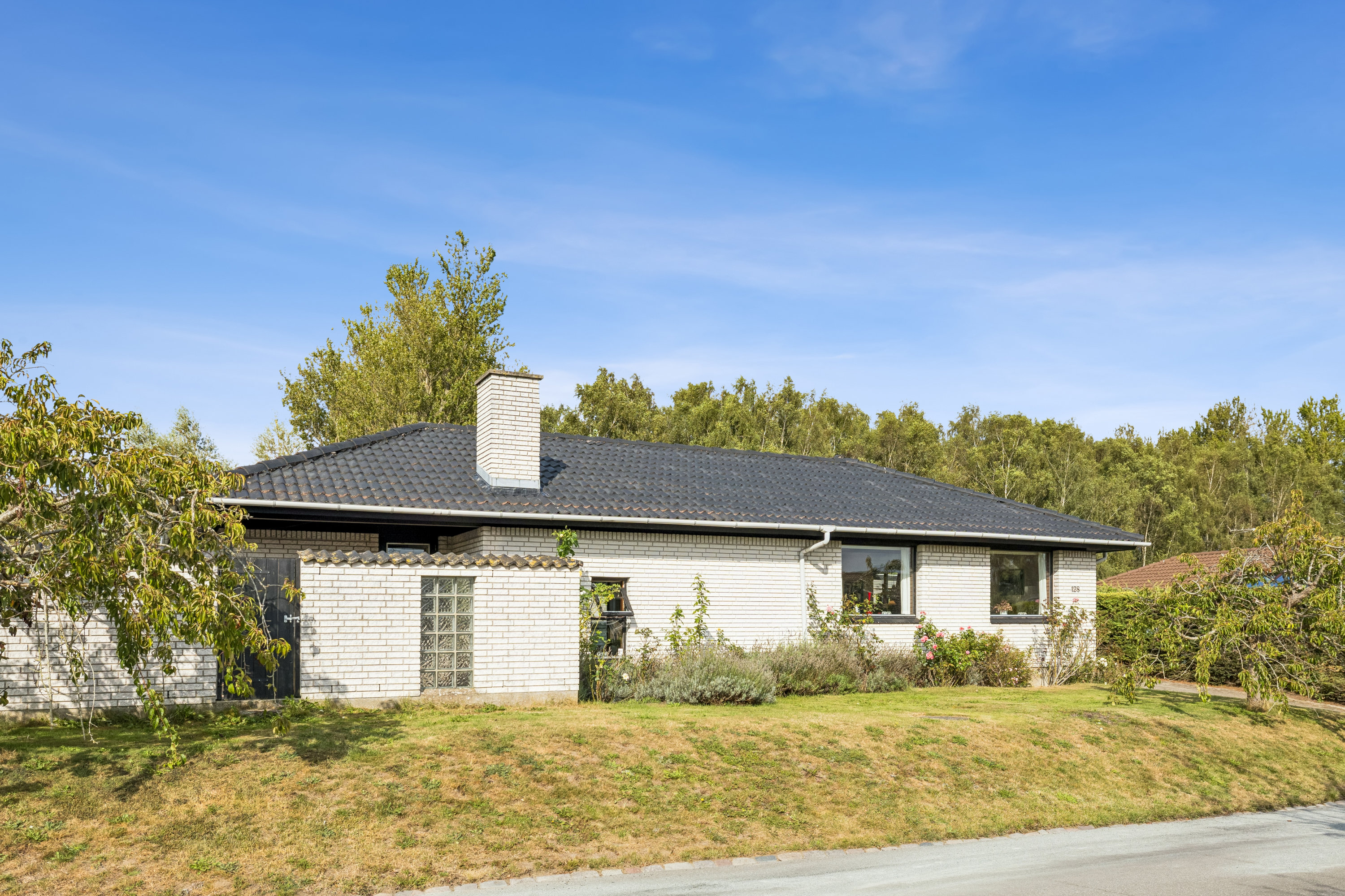 Fremhævet ejendom 1 billede i fuldskærmstilstand. Billede af Kronhjortløkken 128, Korup, 5210 Odense NV