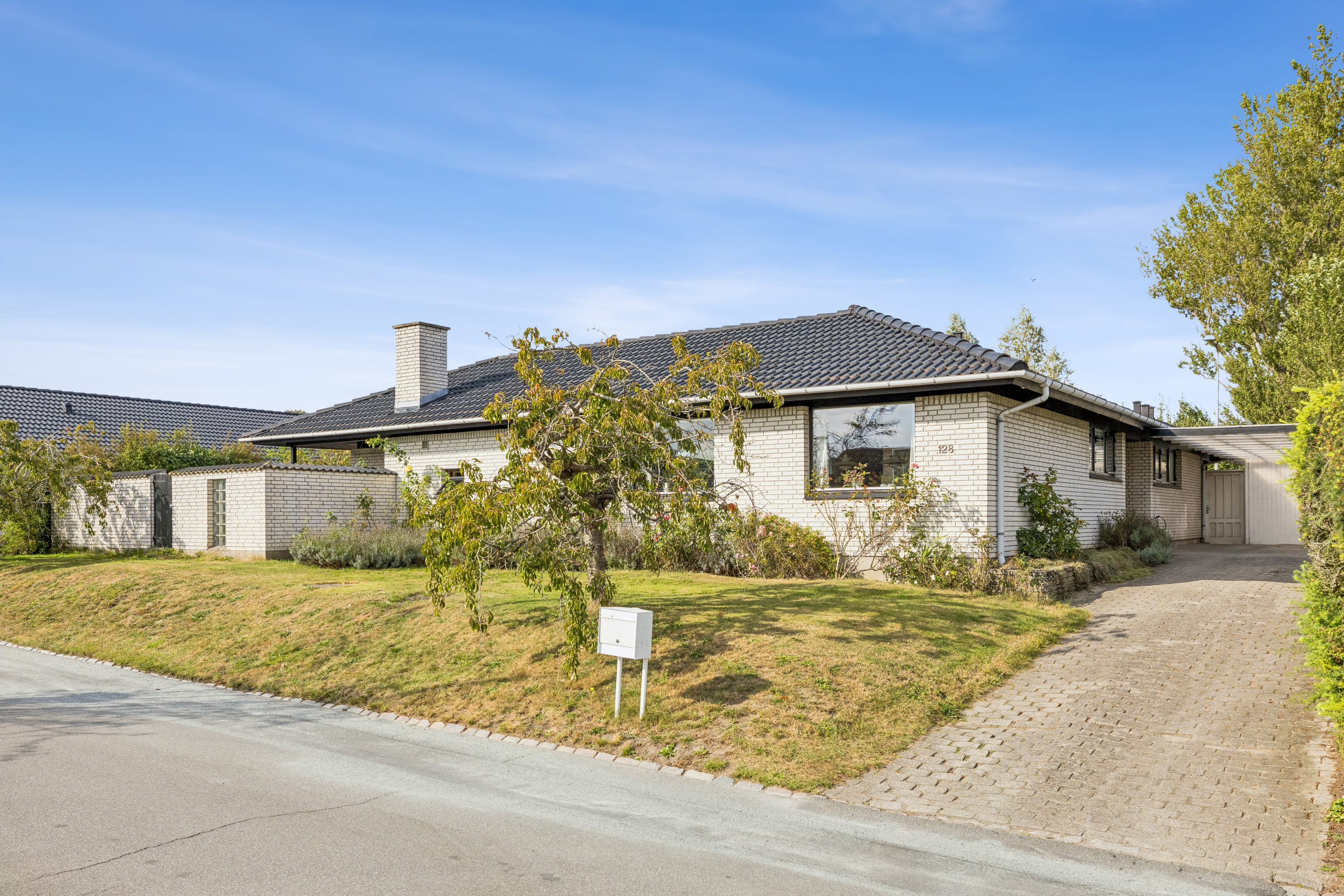 Fremhævet ejendom 1 billede i fuldskærmstilstand. Billede af Kronhjortløkken 128, Korup, 5210 Odense NV