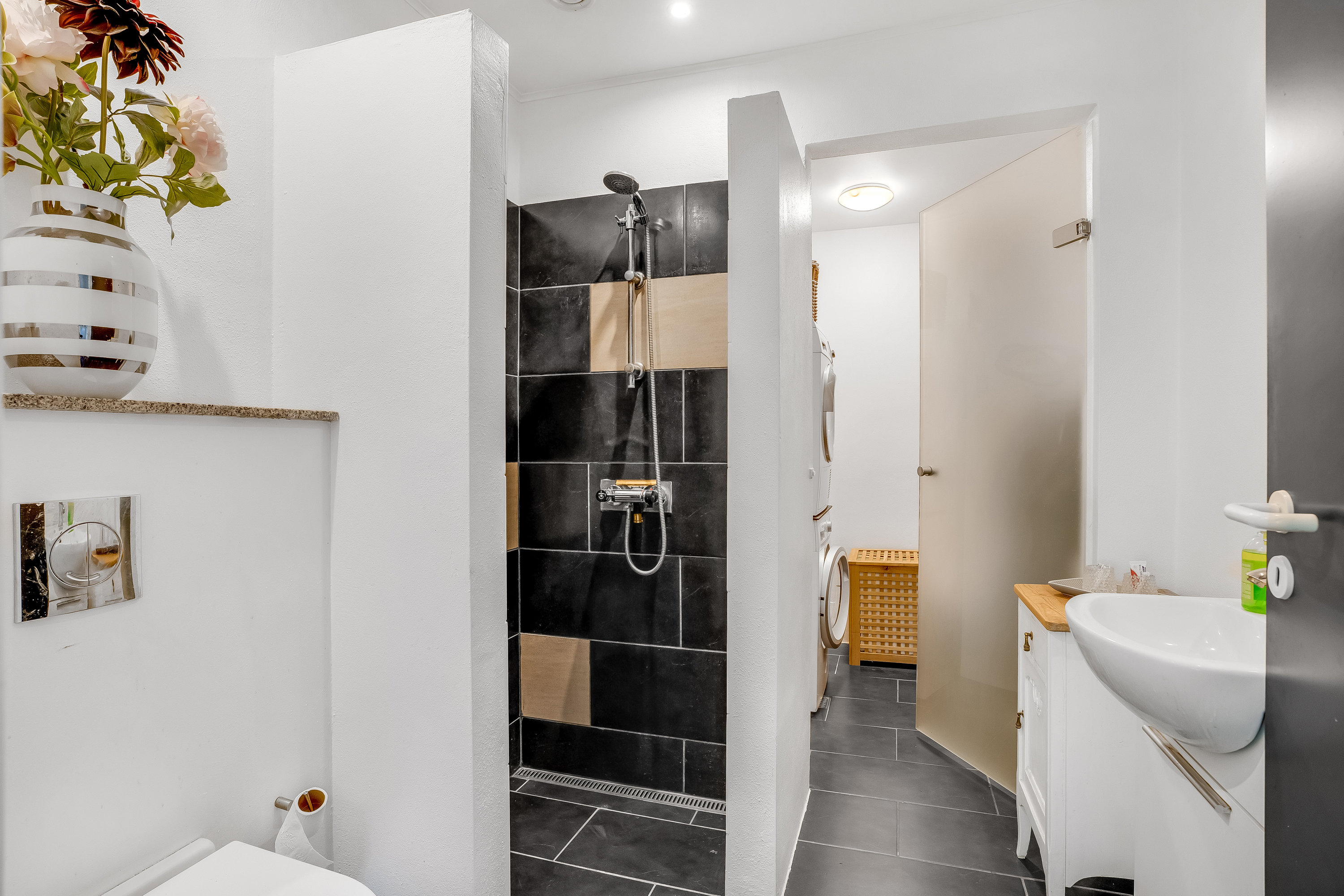 Fremhævet badeværelse billede i fuldskærmstilstand. Billede af Kolkevej 7A, 4892 Kettinge