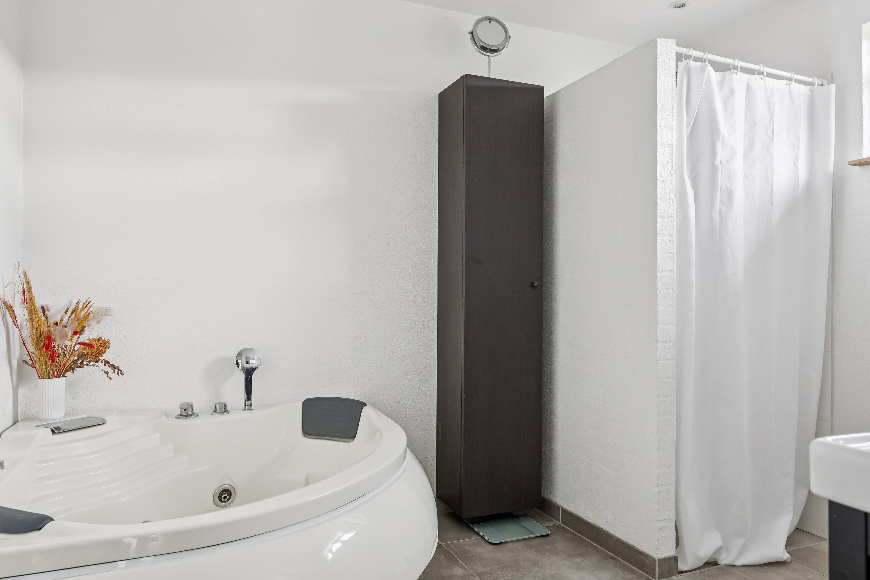 Fremhævet badeværelse billede i fuldskærmstilstand. Billede af Lykkegårdsvej 29, Snestrup, 5210 Odense NV