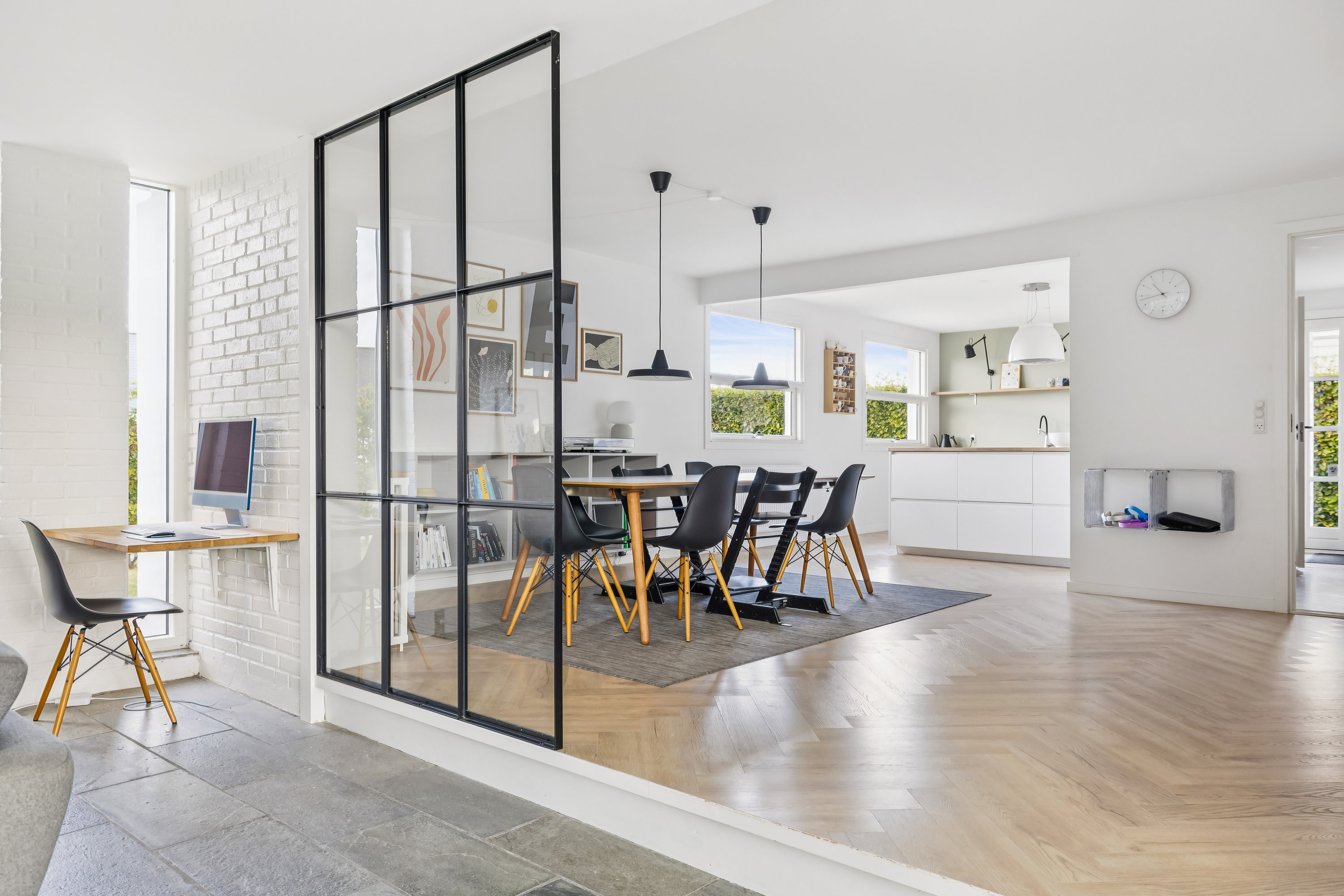 Fremhævet stue billede i fuldskærmstilstand. Billede af Lykkegårdsvej 29, Snestrup, 5210 Odense NV