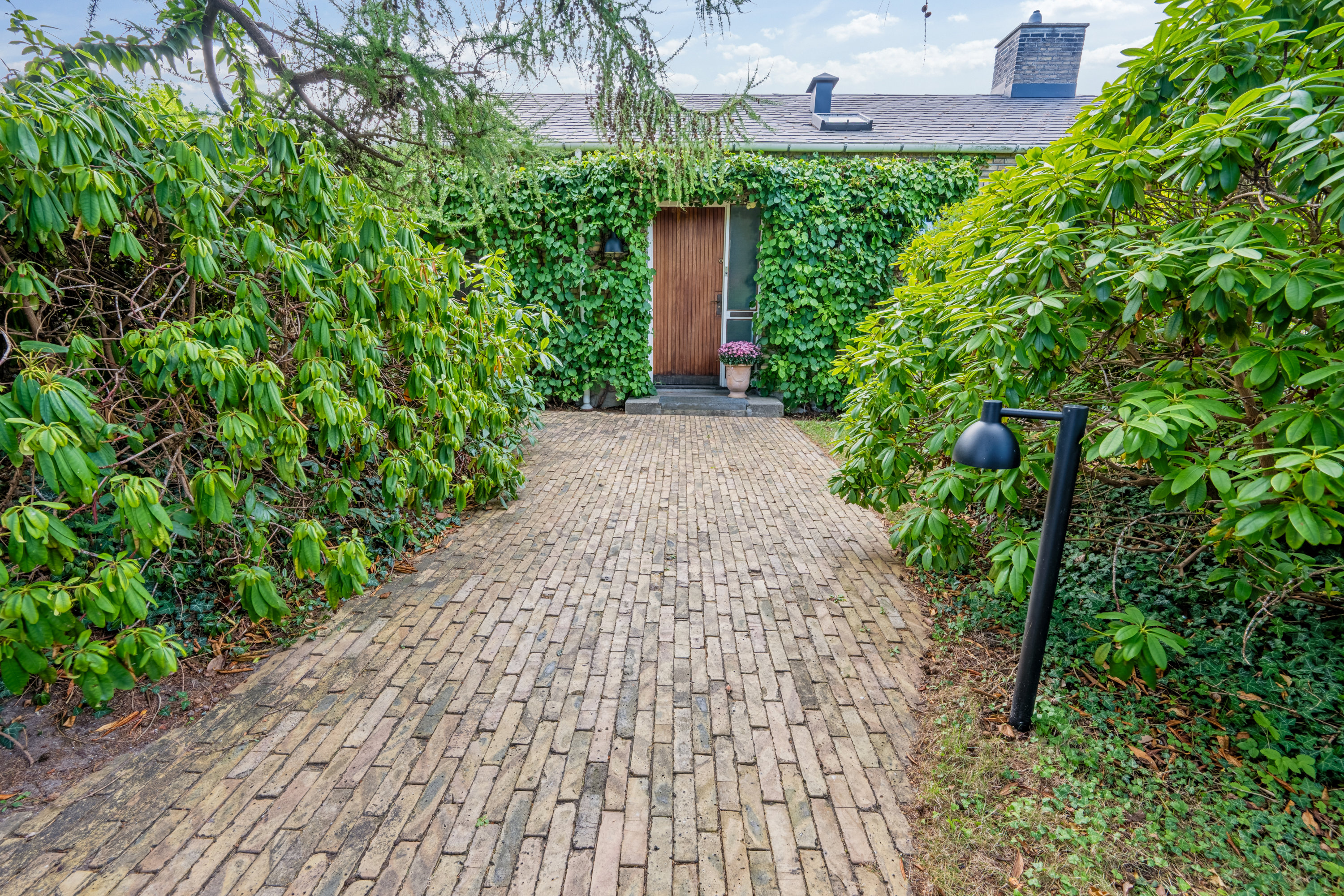 Fremhævet ejendom 1 billede i fuldskærmstilstand. Billede af Skovvej 57, 2820 Gentofte