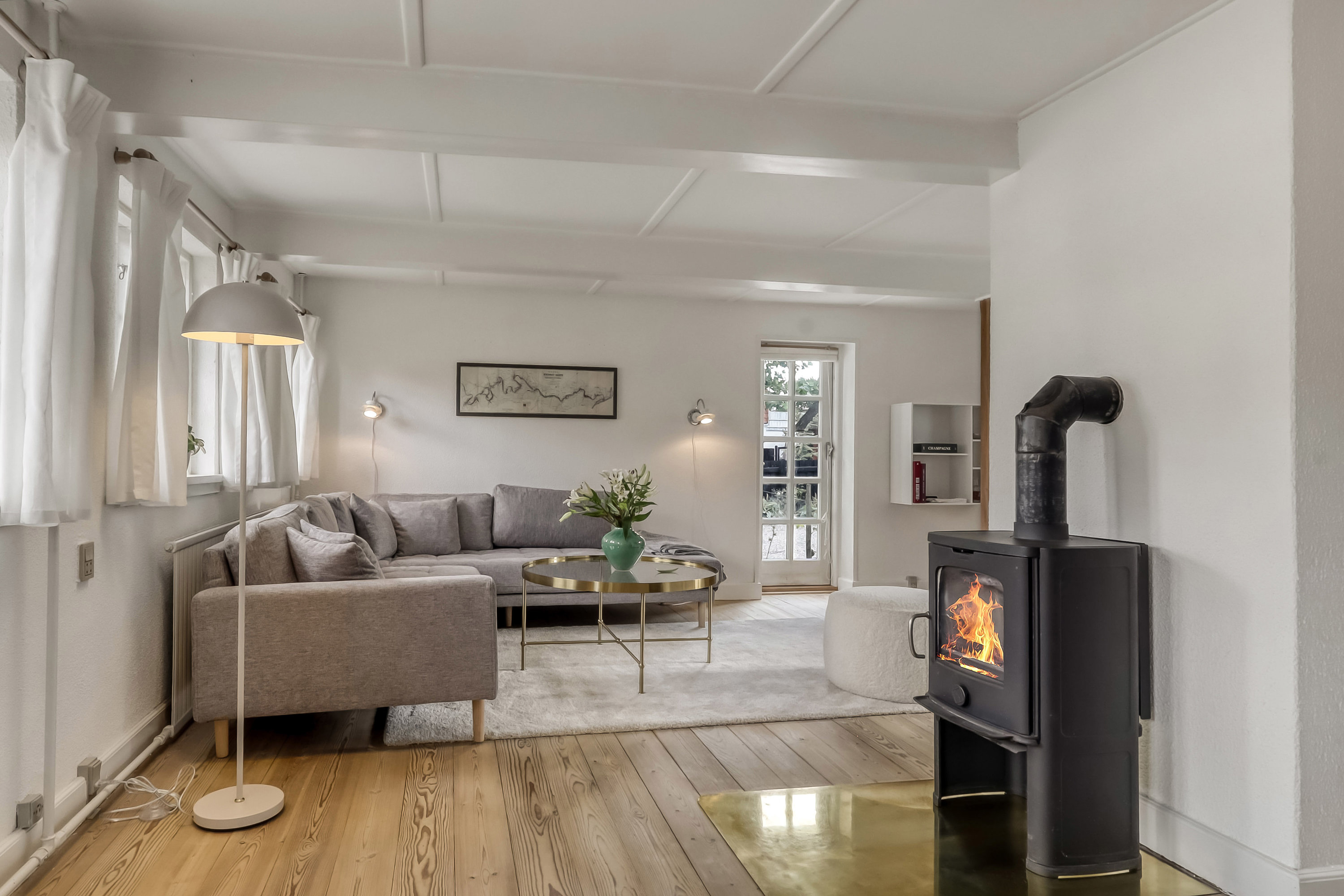 Fremhævet stue billede i fuldskærmstilstand. Billede af Strandgade 47, Tåsinge, 5700 Svendborg