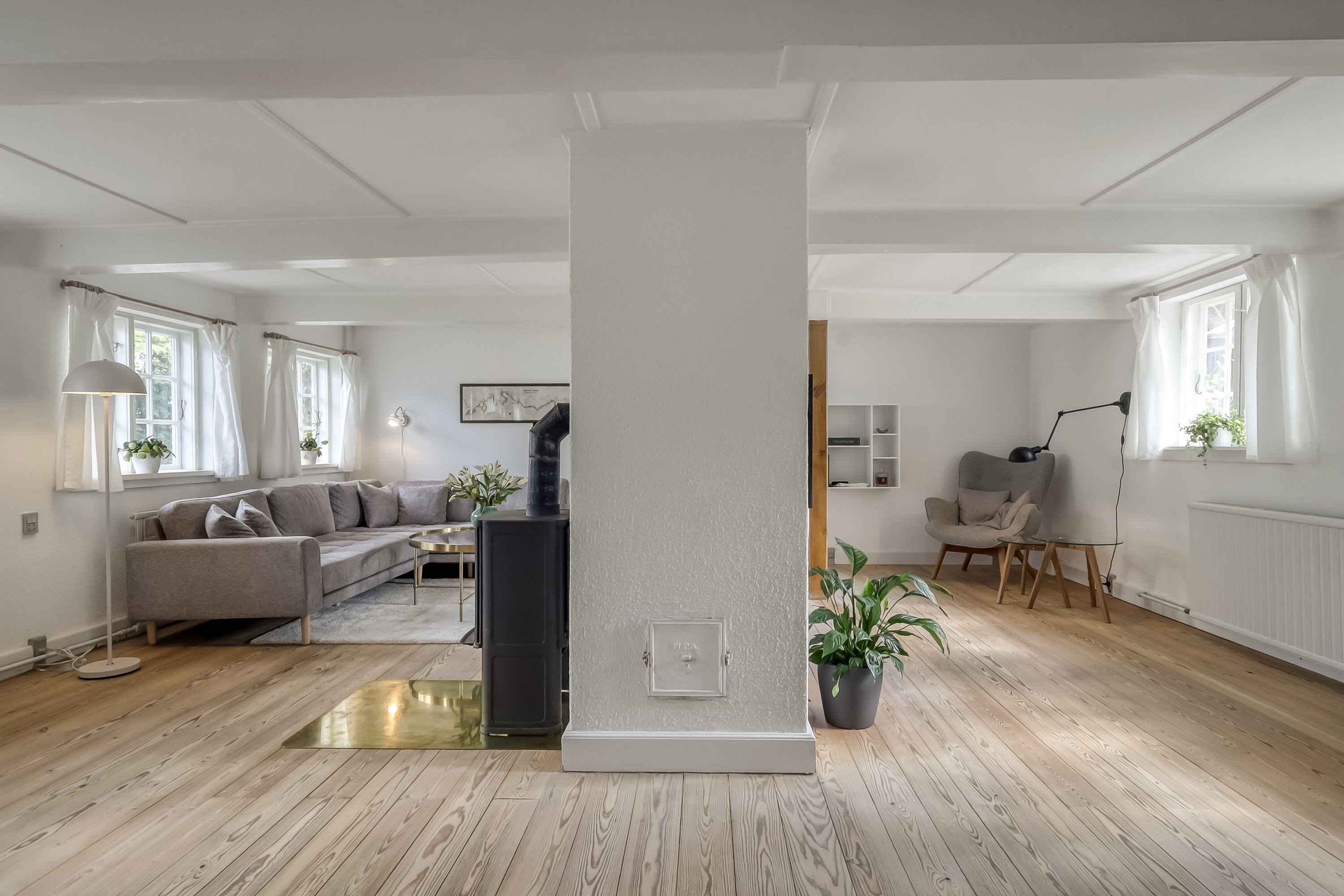 Fremhævet stue billede i fuldskærmstilstand. Billede af Strandgade 47, Tåsinge, 5700 Svendborg