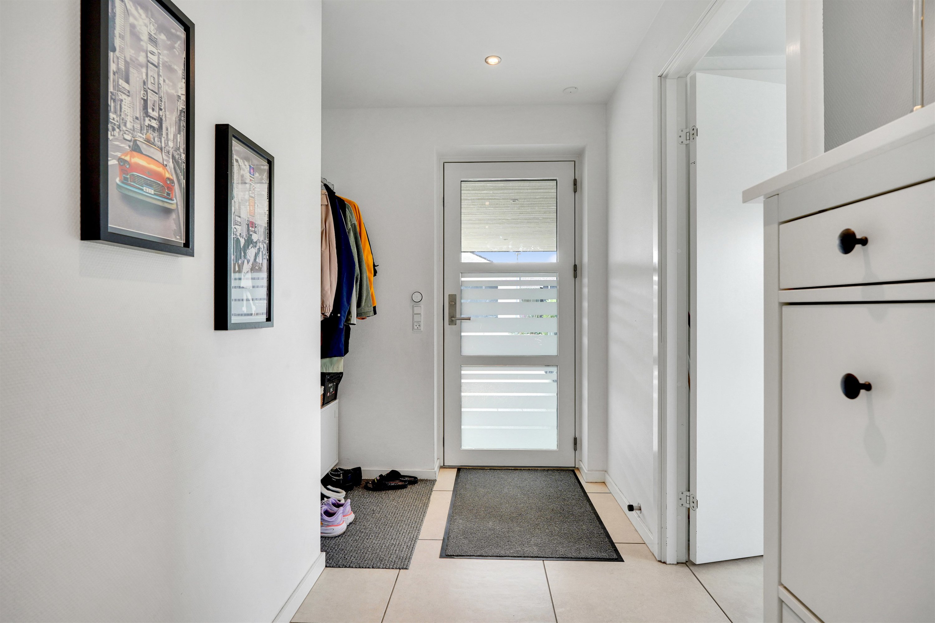 Fremhævet entré billede i fuldskærmstilstand. Billede af Tusindbenet 4, 7190 Billund