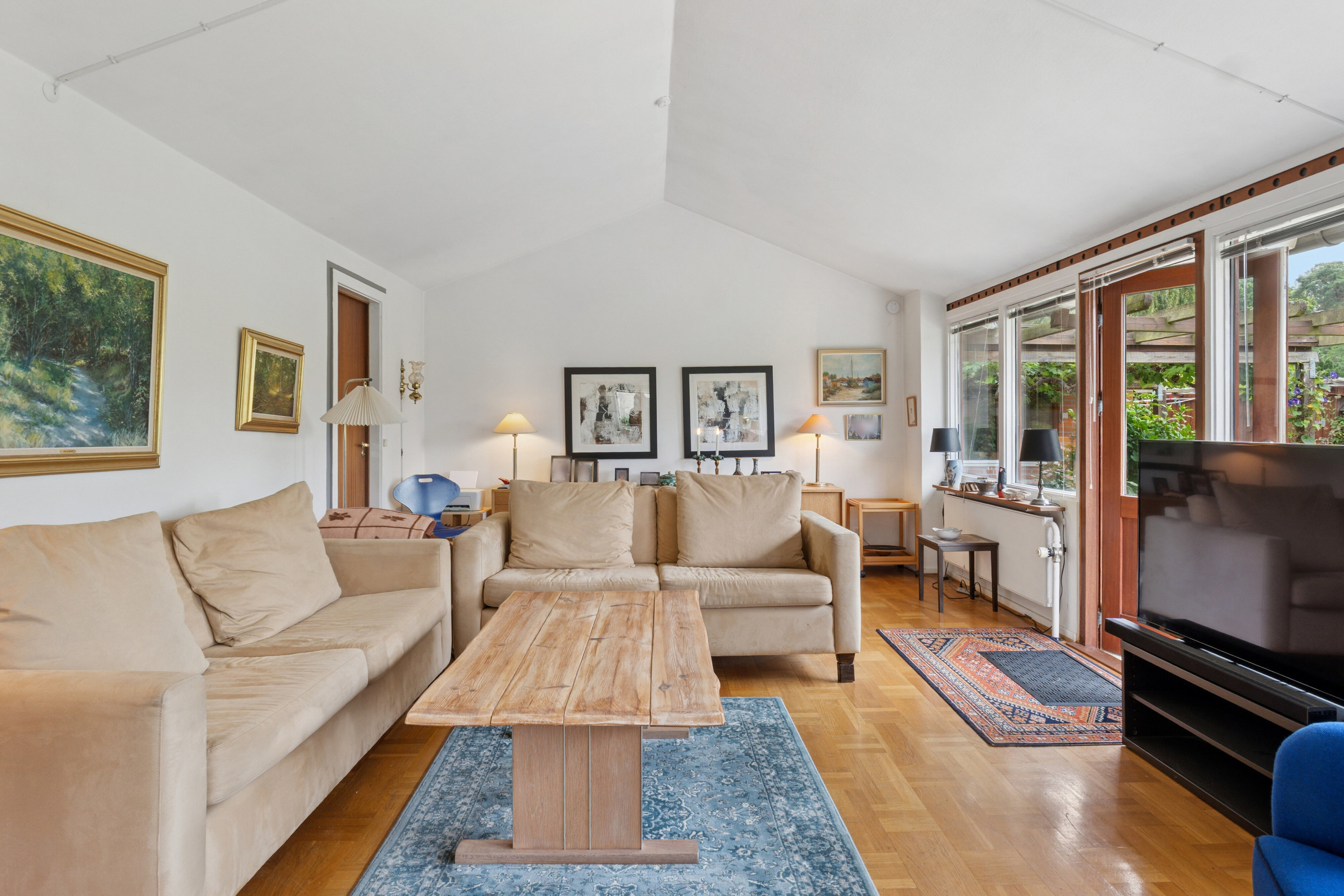 Fremhævet stue billede i fuldskærmstilstand. Billede af Skodsborgvej 380, 2850 Nærum