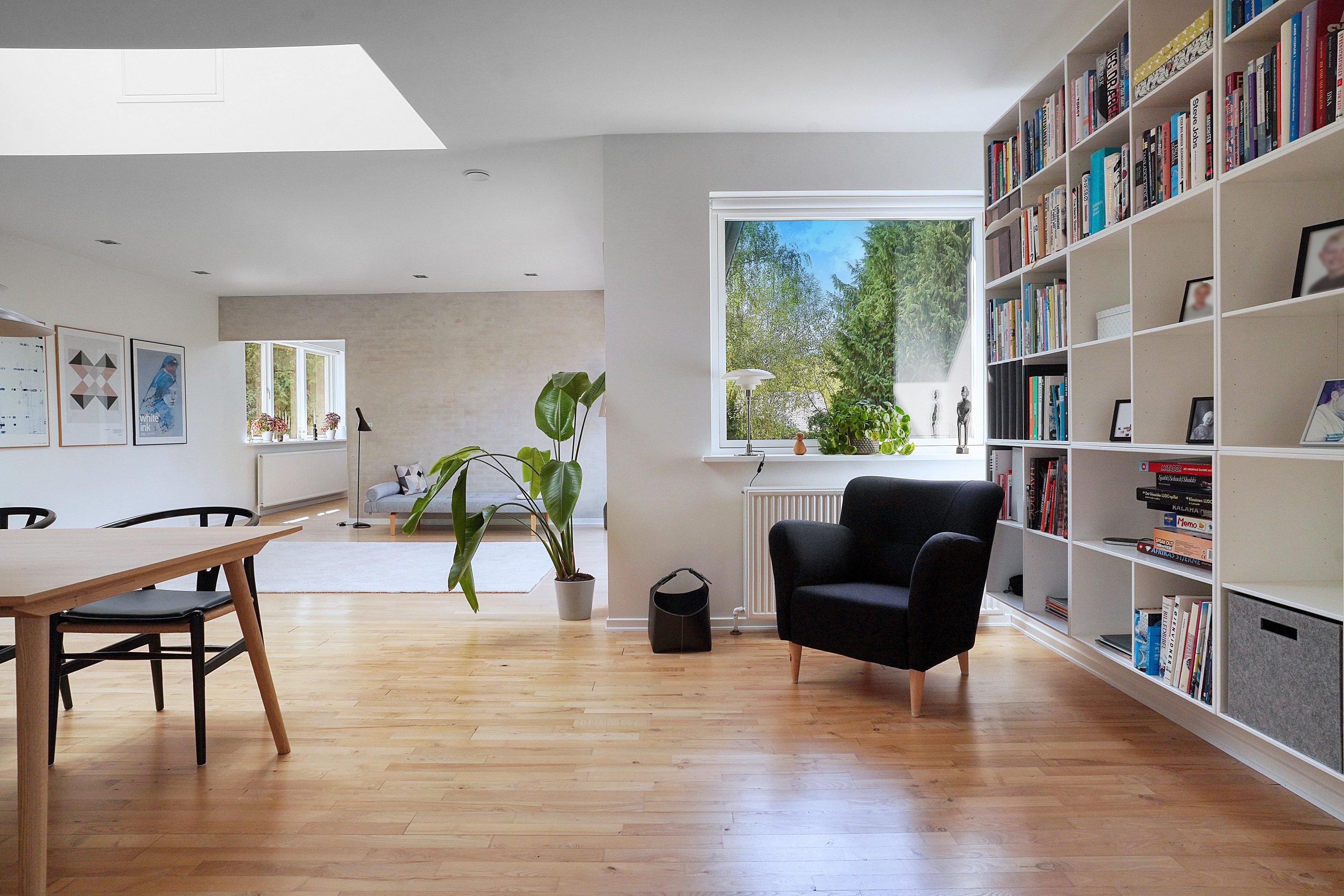 Fremhævet spisestue billede i fuldskærmstilstand. Billede af Birgitte Gøyesvej 26, 3400 Hillerød