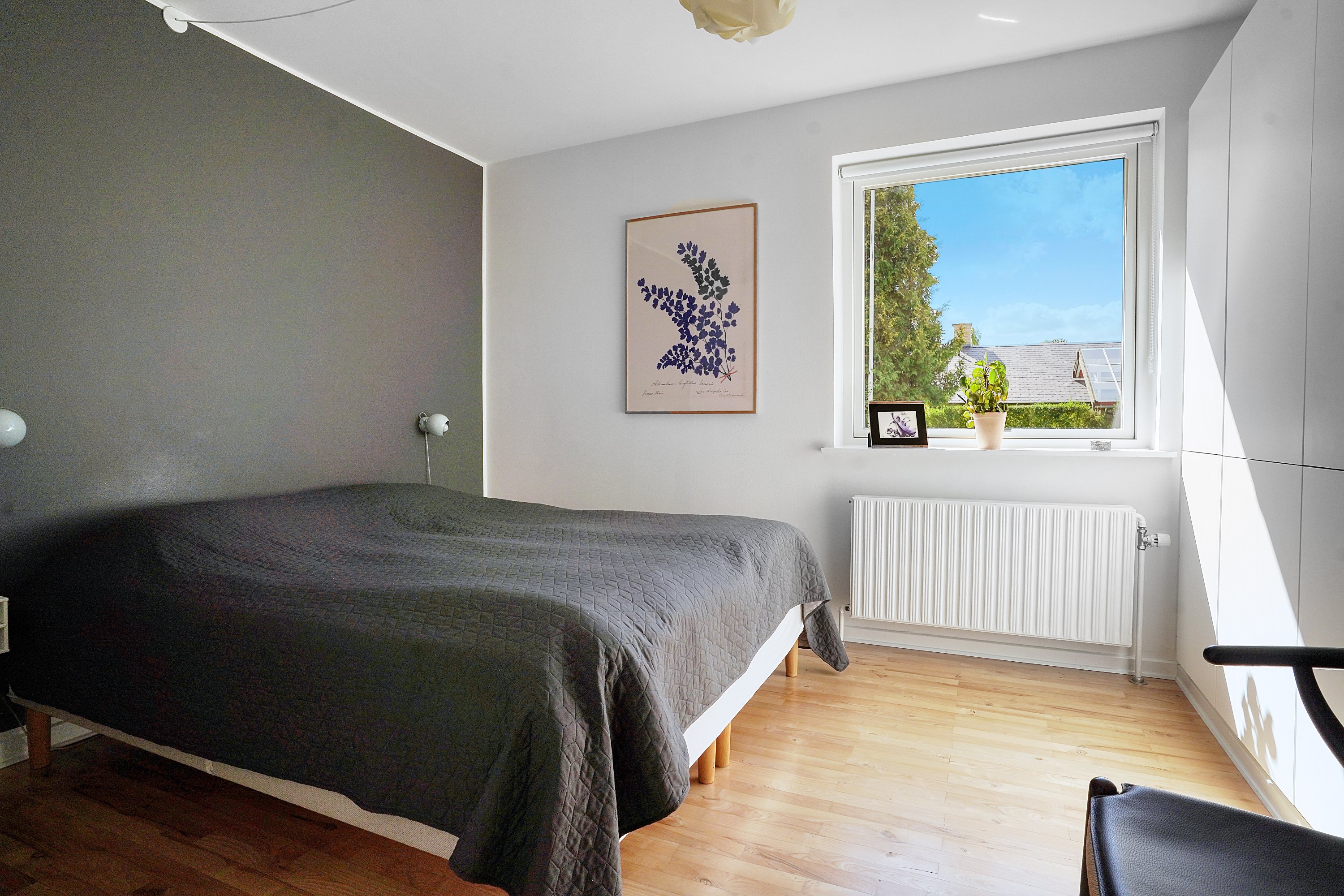 Fremhævet værelse billede i fuldskærmstilstand. Billede af Birgitte Gøyesvej 26, 3400 Hillerød