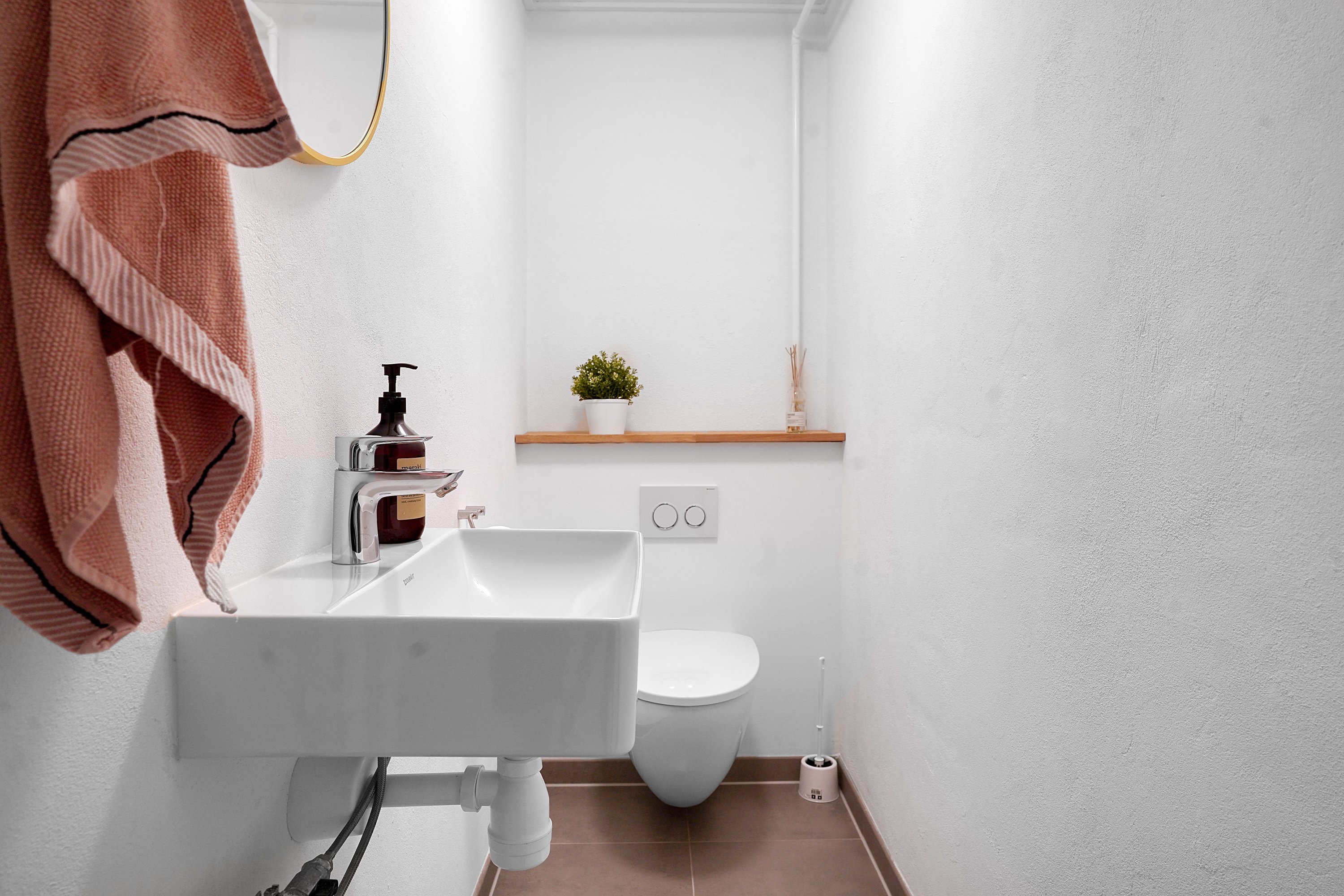 Fremhævet wc billede i fuldskærmstilstand. Billede af Birgitte Gøyesvej 26, 3400 Hillerød