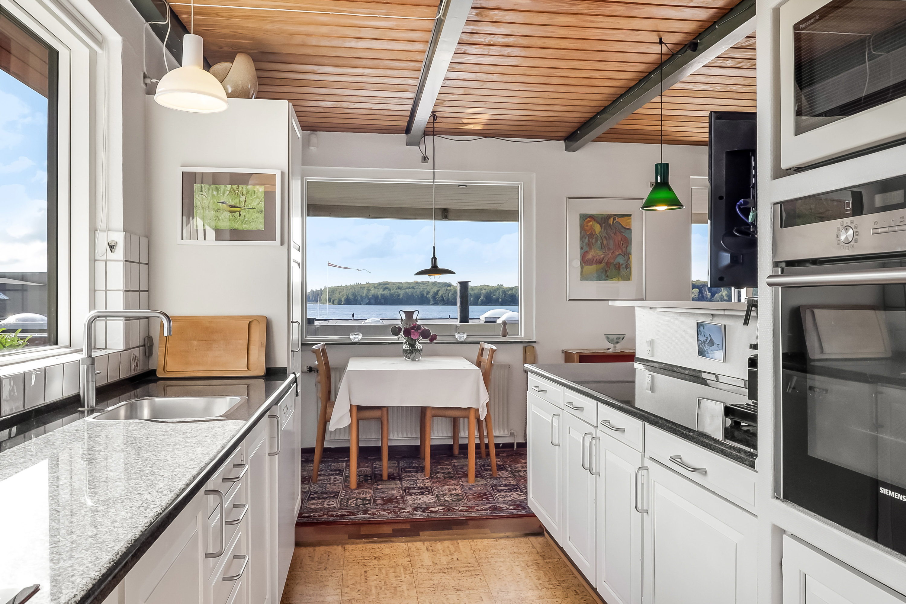 Fremhævet køkken billede i fuldskærmstilstand. Billede af Myrehøjvej 37, 5700 Svendborg