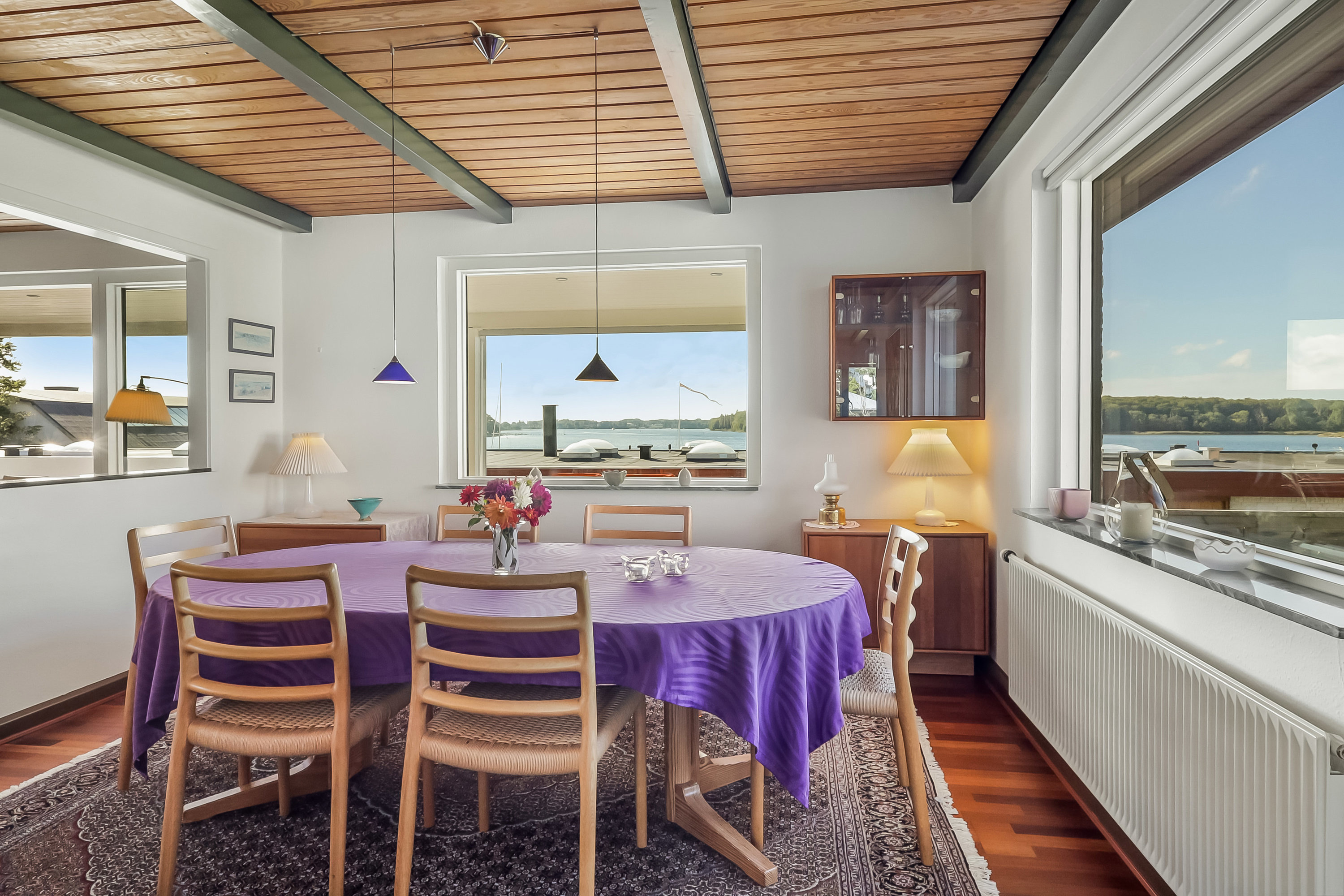 Fremhævet stue billede i fuldskærmstilstand. Billede af Myrehøjvej 37, 5700 Svendborg