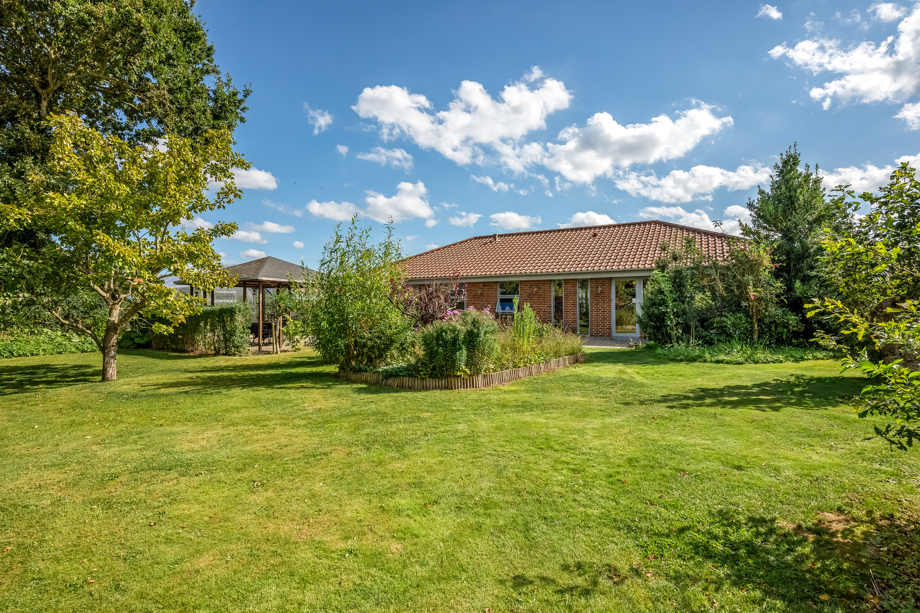 Fremhævet have billede i fuldskærmstilstand. Billede af Bogfinkevej 28, Rindum, 6950 Ringkøbing