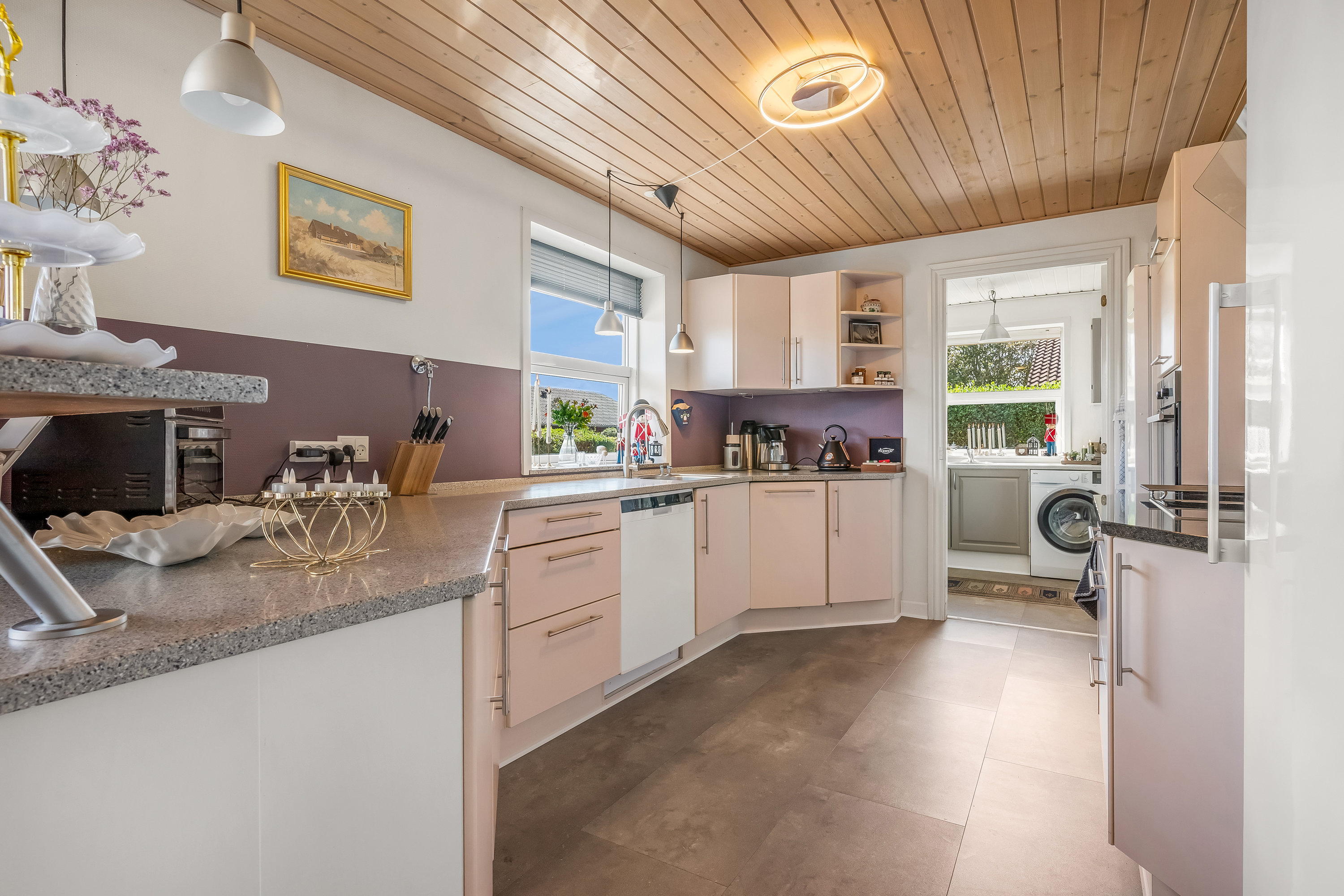 Fremhævet køkken alrum billede i fuldskærmstilstand. Billede af Bogfinkevej 28, Rindum, 6950 Ringkøbing