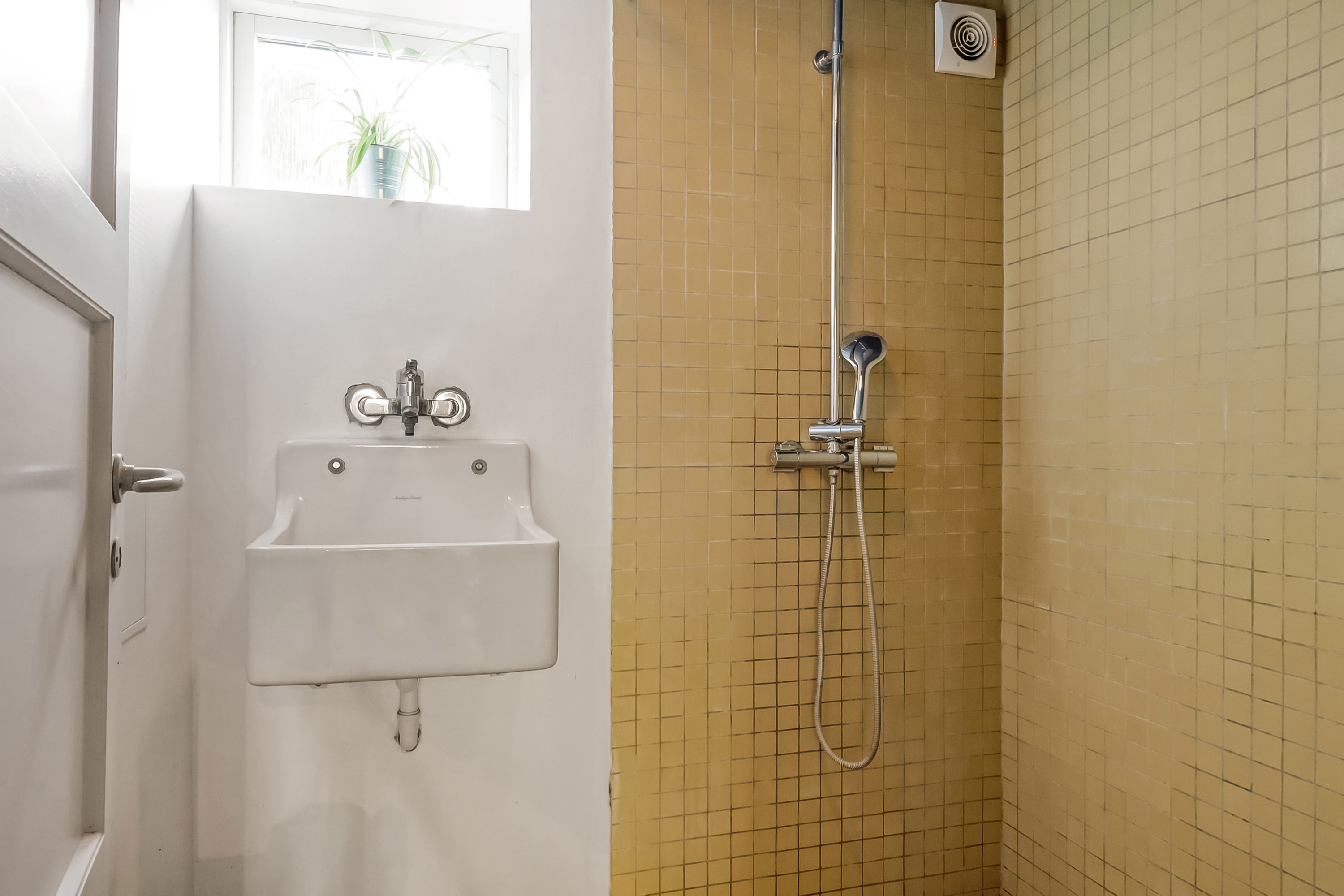 Fremhævet badeværelse billede i fuldskærmstilstand. Billede af Åbyvejen 4, 5881 Skårup Fyn