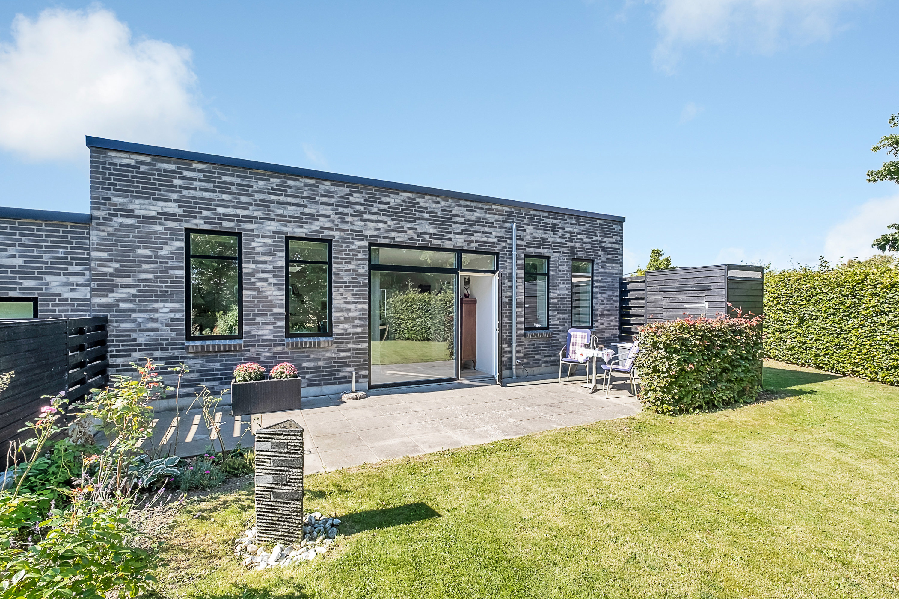 Fremhævet bag facade billede i fuldskærmstilstand. Billede af Hjortshøjvangen 118, 8530 Hjortshøj