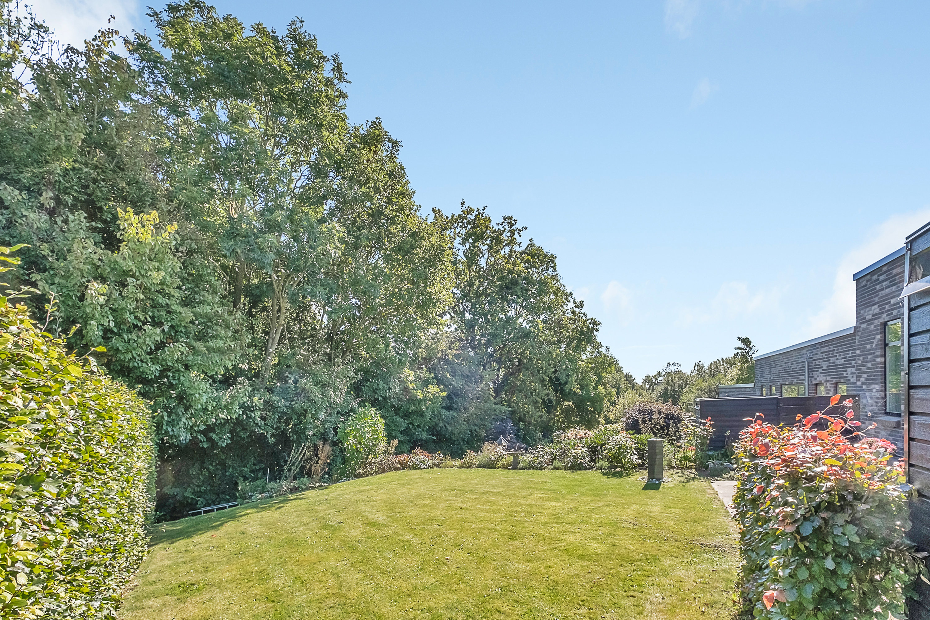 Fremhævet have billede i fuldskærmstilstand. Billede af Hjortshøjvangen 118, 8530 Hjortshøj