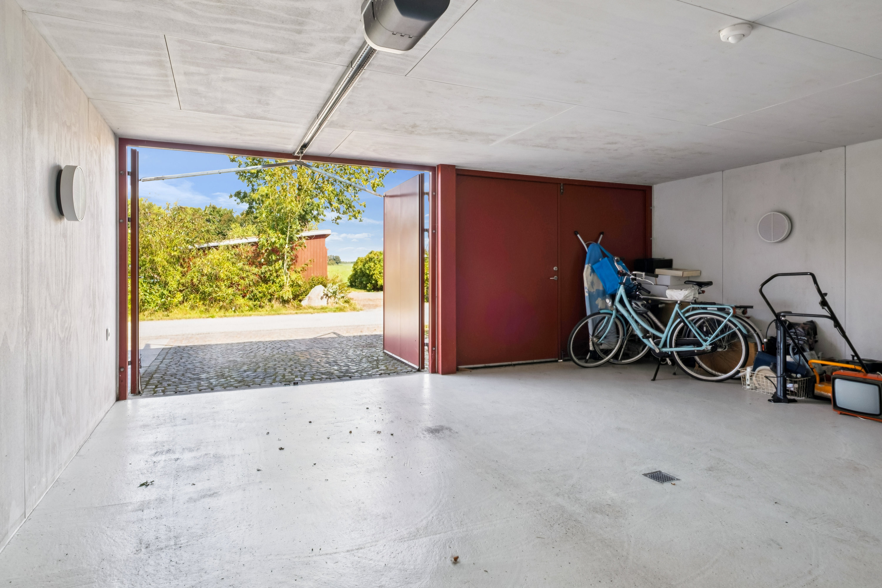 Fremhævet garage  billede i fuldskærmstilstand. Billede af Røntoftevej 4, Vrønding, 8700 Horsens