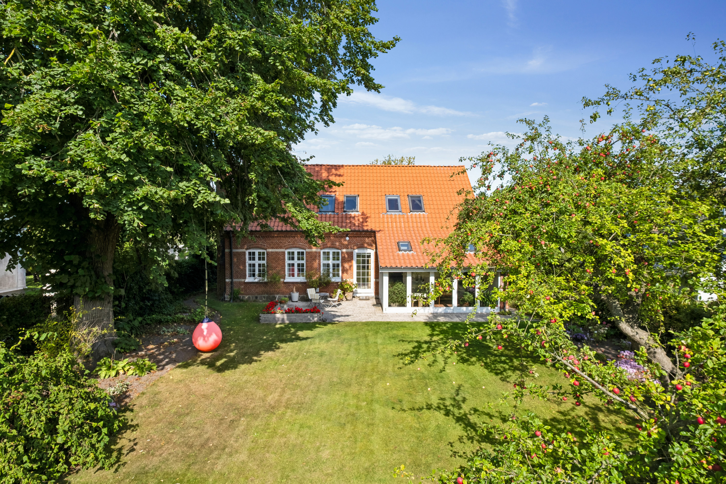 Fremhævet ejendommen fra haven billede i fuldskærmstilstand. Billede af Røntoftevej 4, Vrønding, 8700 Horsens