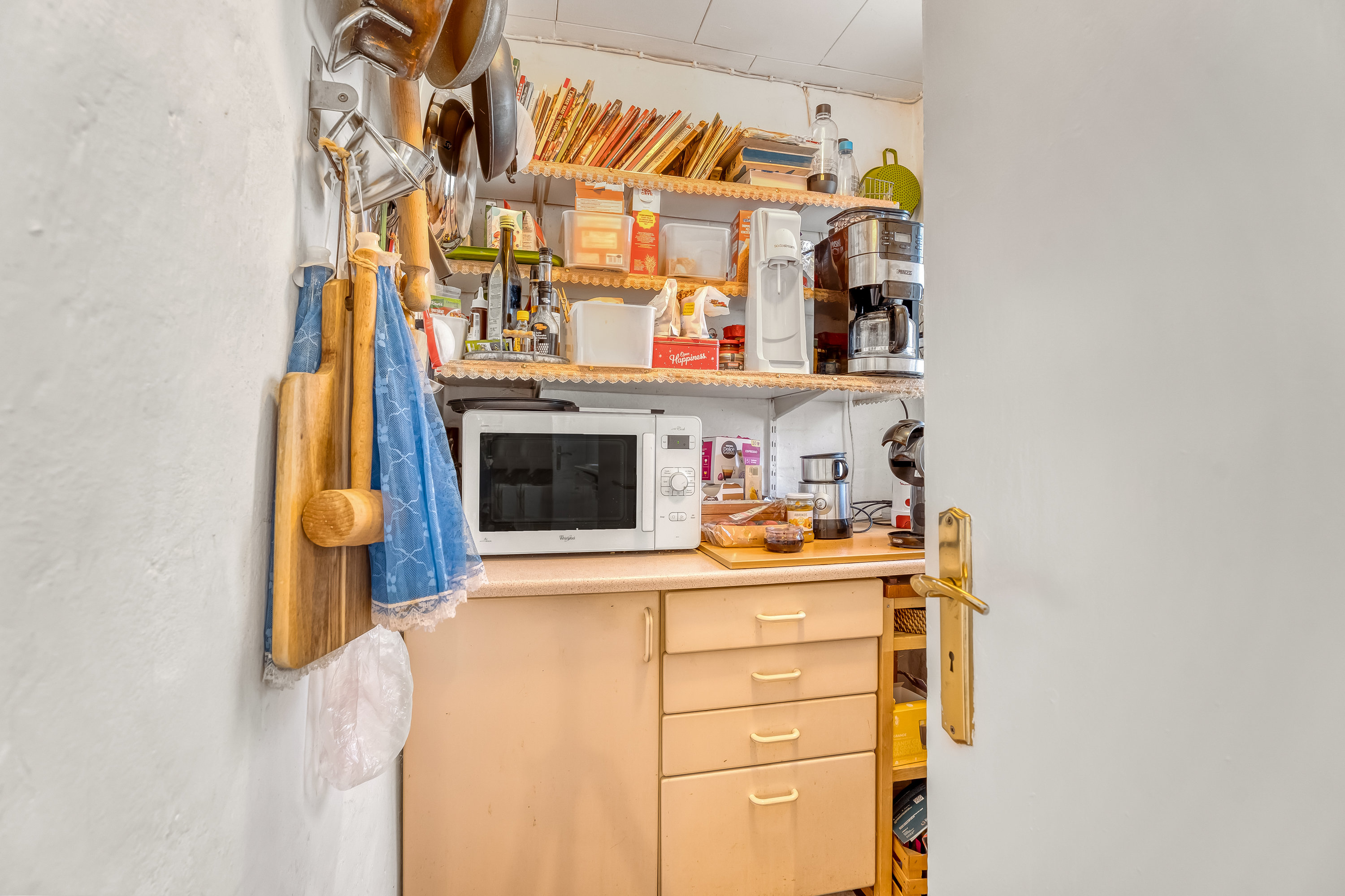 Fremhævet viktualierum billede i fuldskærmstilstand. Billede af Vensholmvej 20, Købelev, 4900 Nakskov