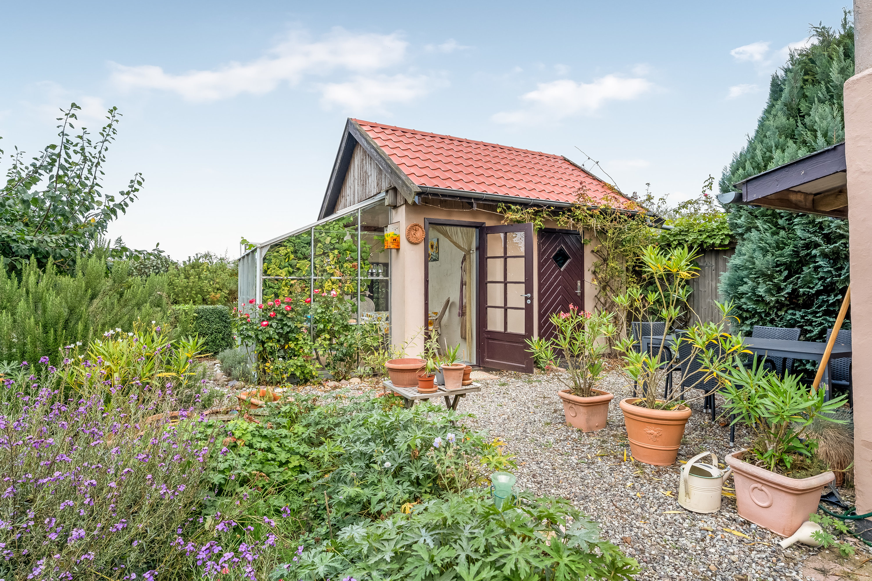 Fremhævet terrasse billede i fuldskærmstilstand. Billede af Vensholmvej 20, Købelev, 4900 Nakskov