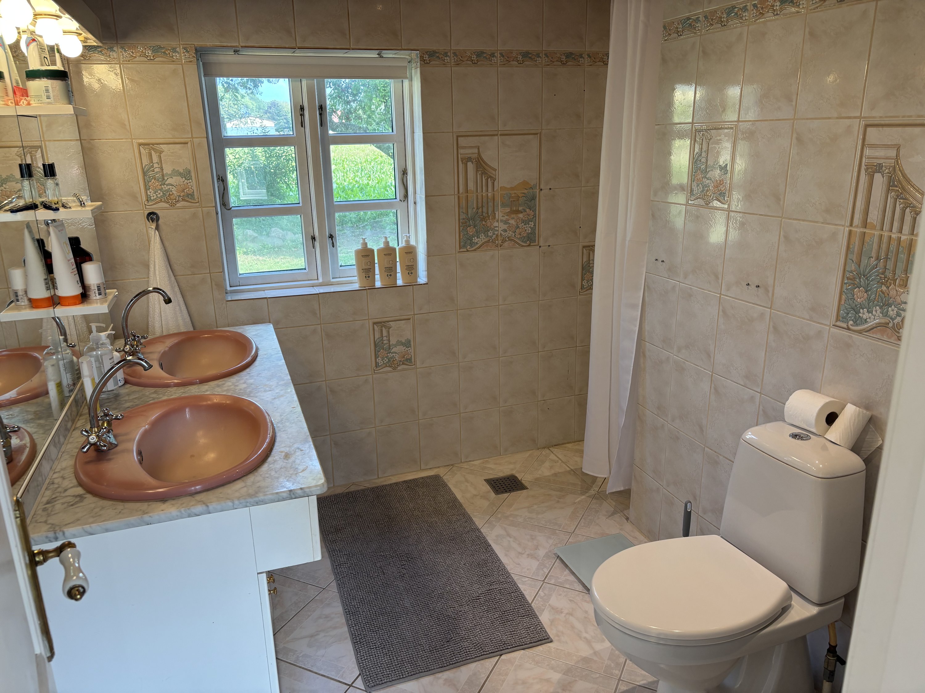 Fremhævet badeværelse billede i fuldskærmstilstand. Billede af Nygaardsvej 5, 4953 Vesterborg