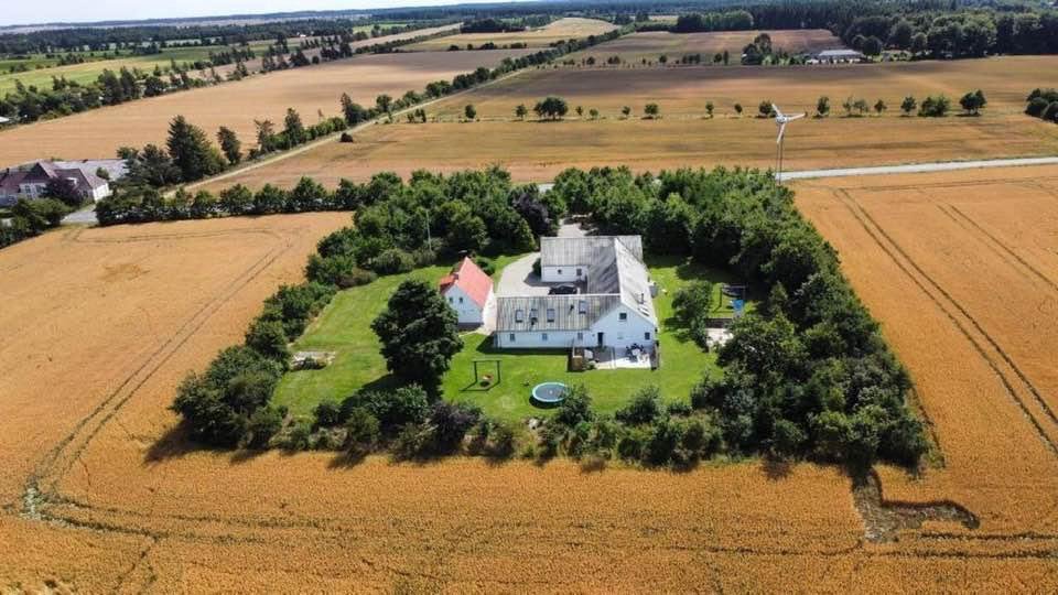 Landejendom på Almstokvej 20, 6623 Vorbasse