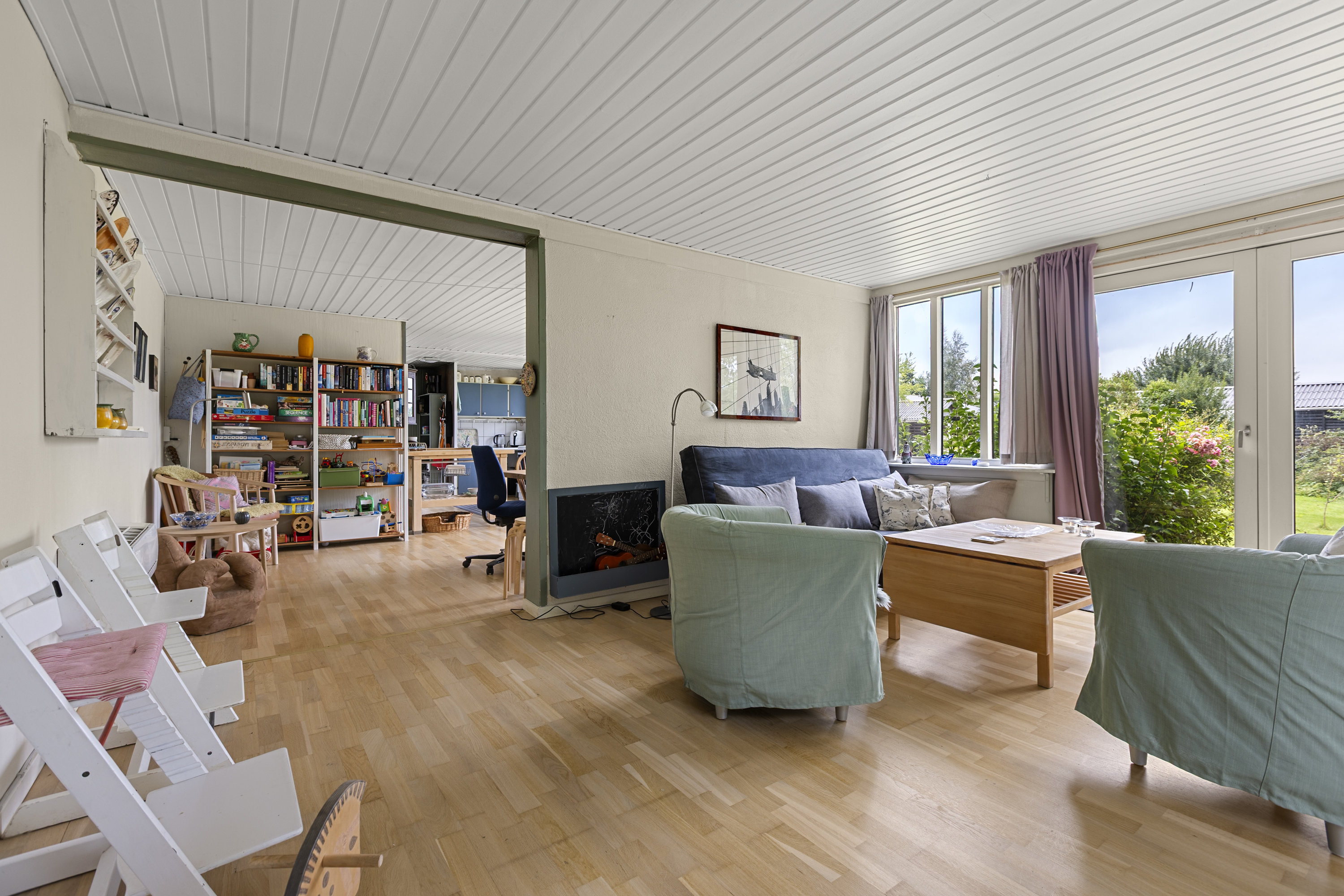 Fremhævet stue billede i fuldskærmstilstand. Billede af Mejsevænget 15, Kyndeløse, 4070 Kirke Hyllinge