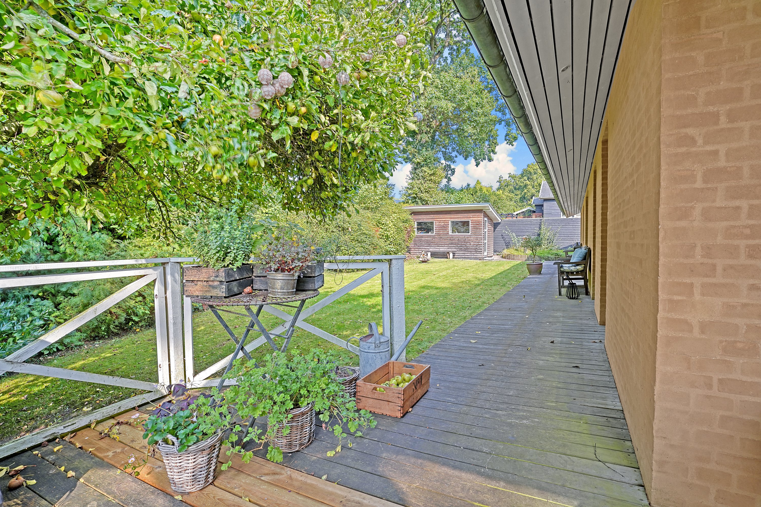 Fremhævet terrasse billede i fuldskærmstilstand. Billede af Bag Vænget 23, 3400 Hillerød