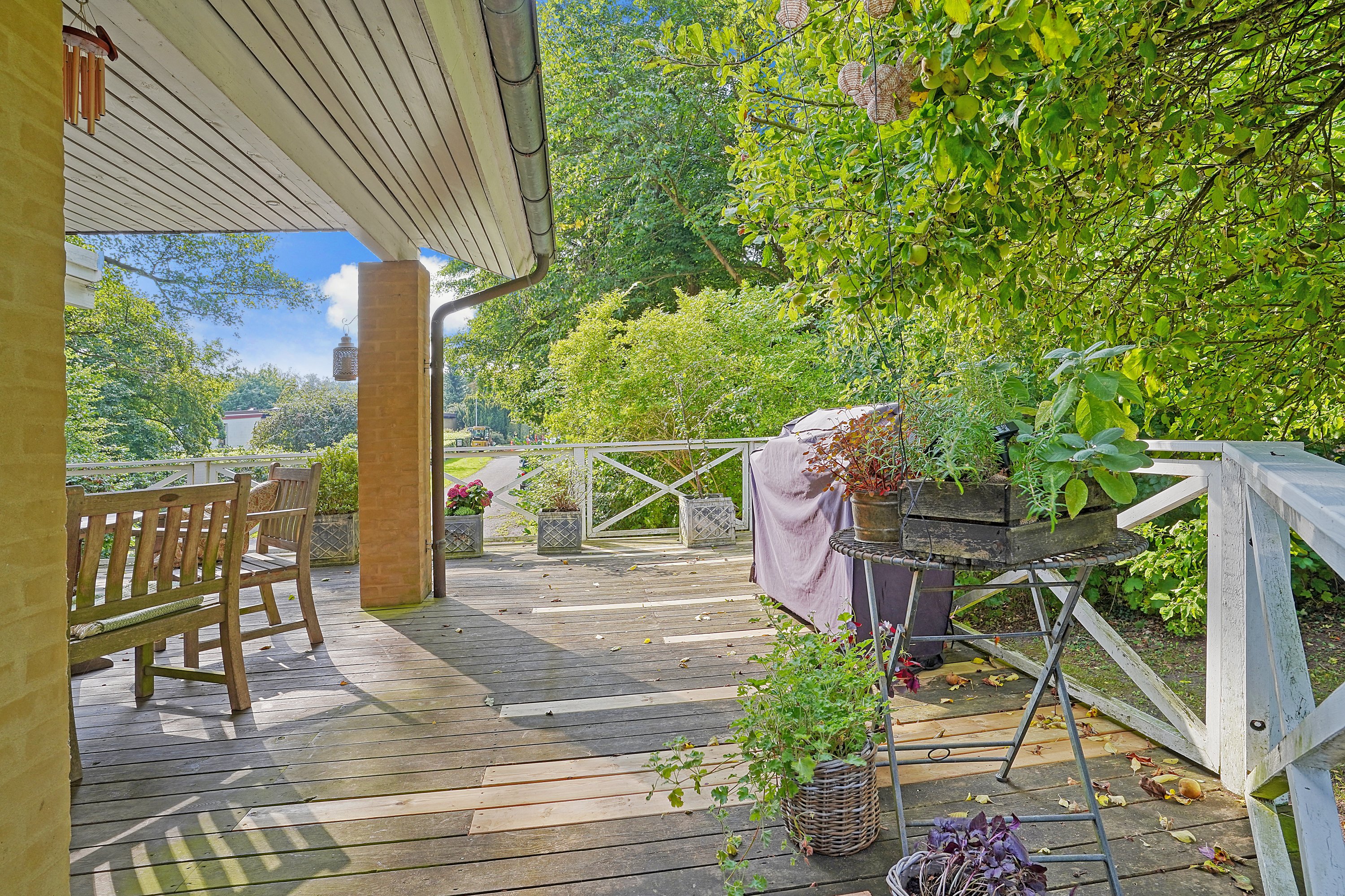 Fremhævet terrasse billede i fuldskærmstilstand. Billede af Bag Vænget 23, 3400 Hillerød