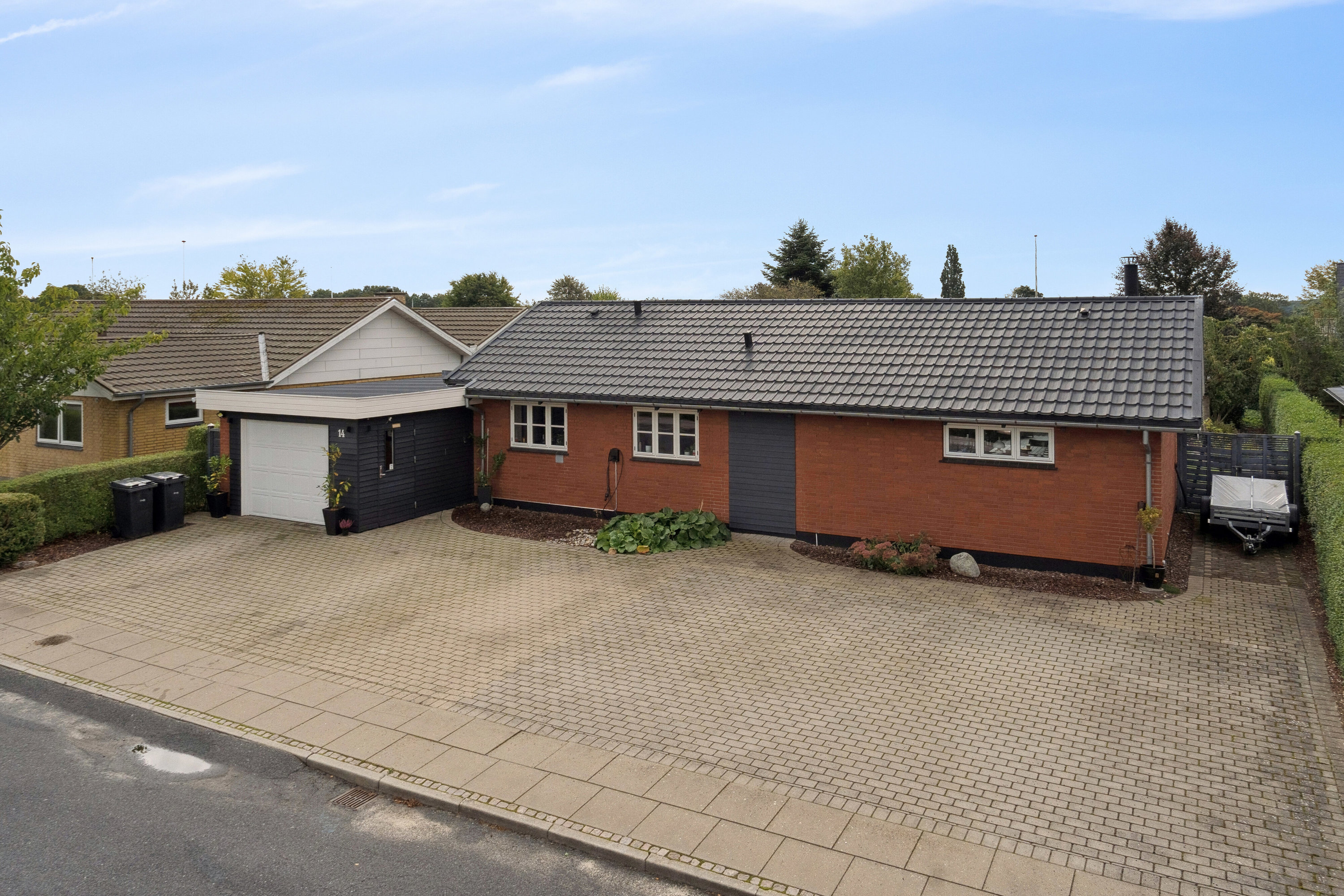 Fremhævet set fra vejen billede i fuldskærmstilstand. Billede af Trannisvej 14, 6040 Egtved