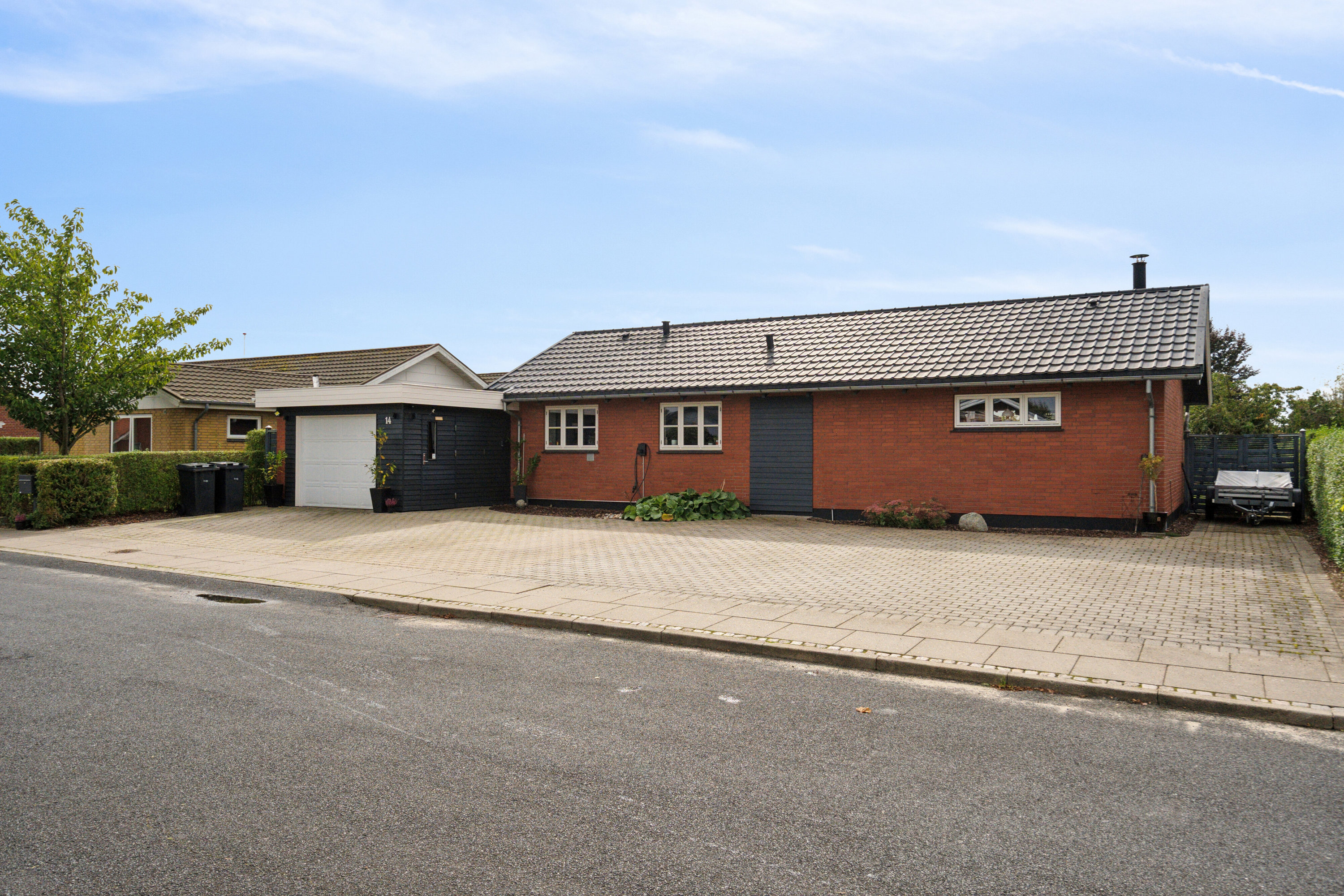 Fremhævet set fra vejen billede i fuldskærmstilstand. Billede af Trannisvej 14, 6040 Egtved