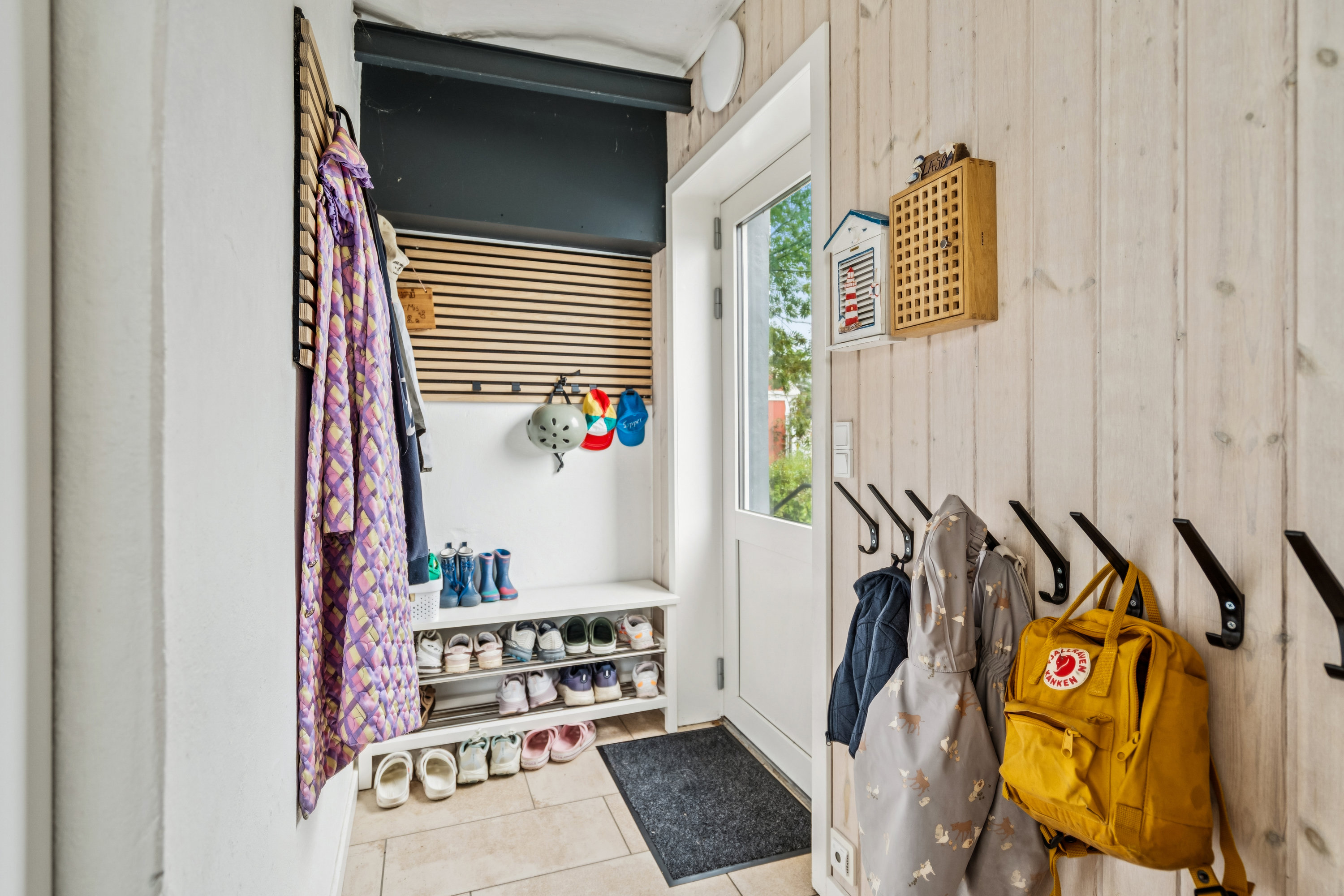 Fremhævet gang billede i fuldskærmstilstand. Billede af Kokvadvejen 4, Byrum By, 9940 Læsø