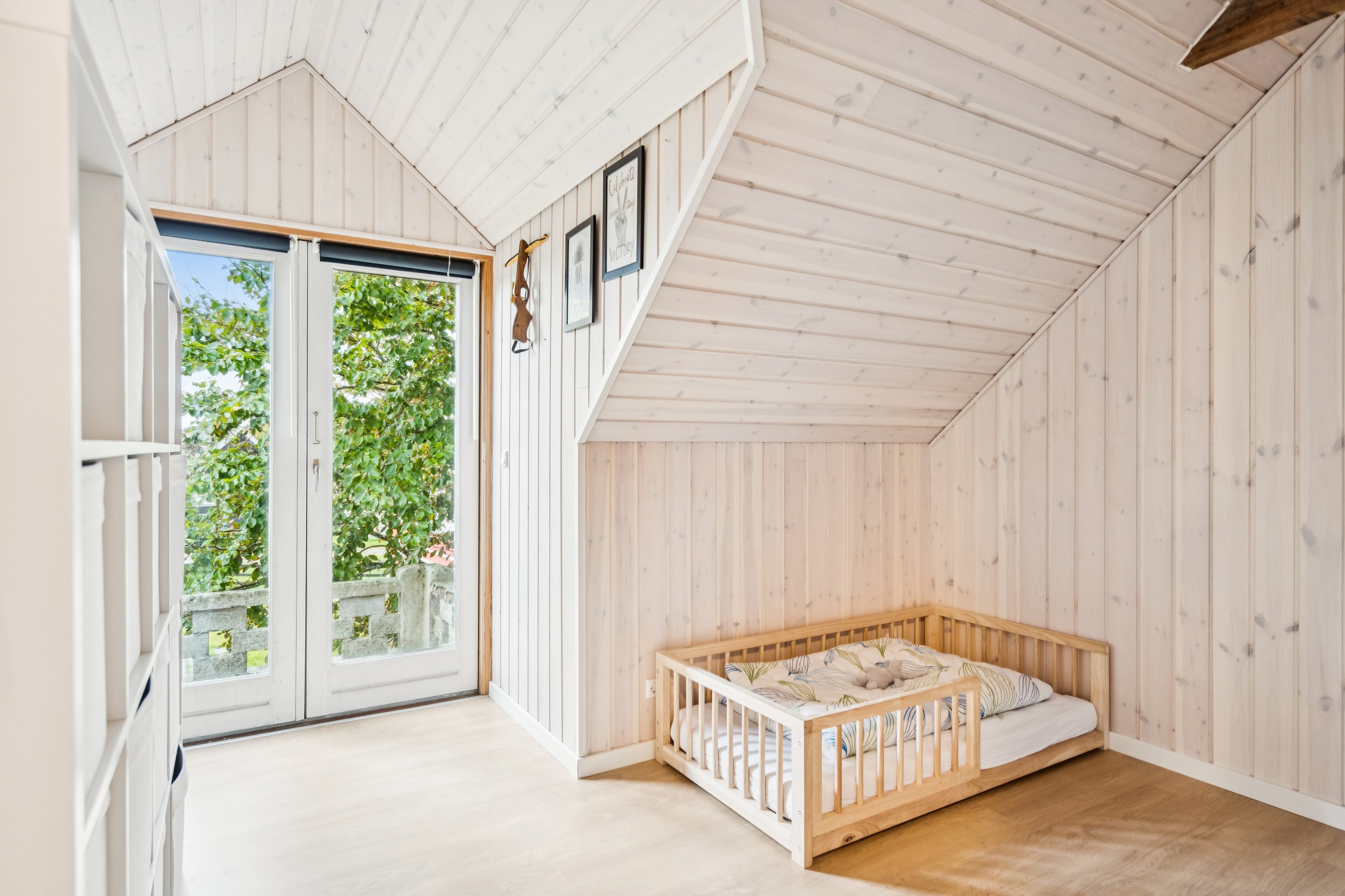 Fremhævet stue billede i fuldskærmstilstand. Billede af Kokvadvejen 4, Byrum By, 9940 Læsø