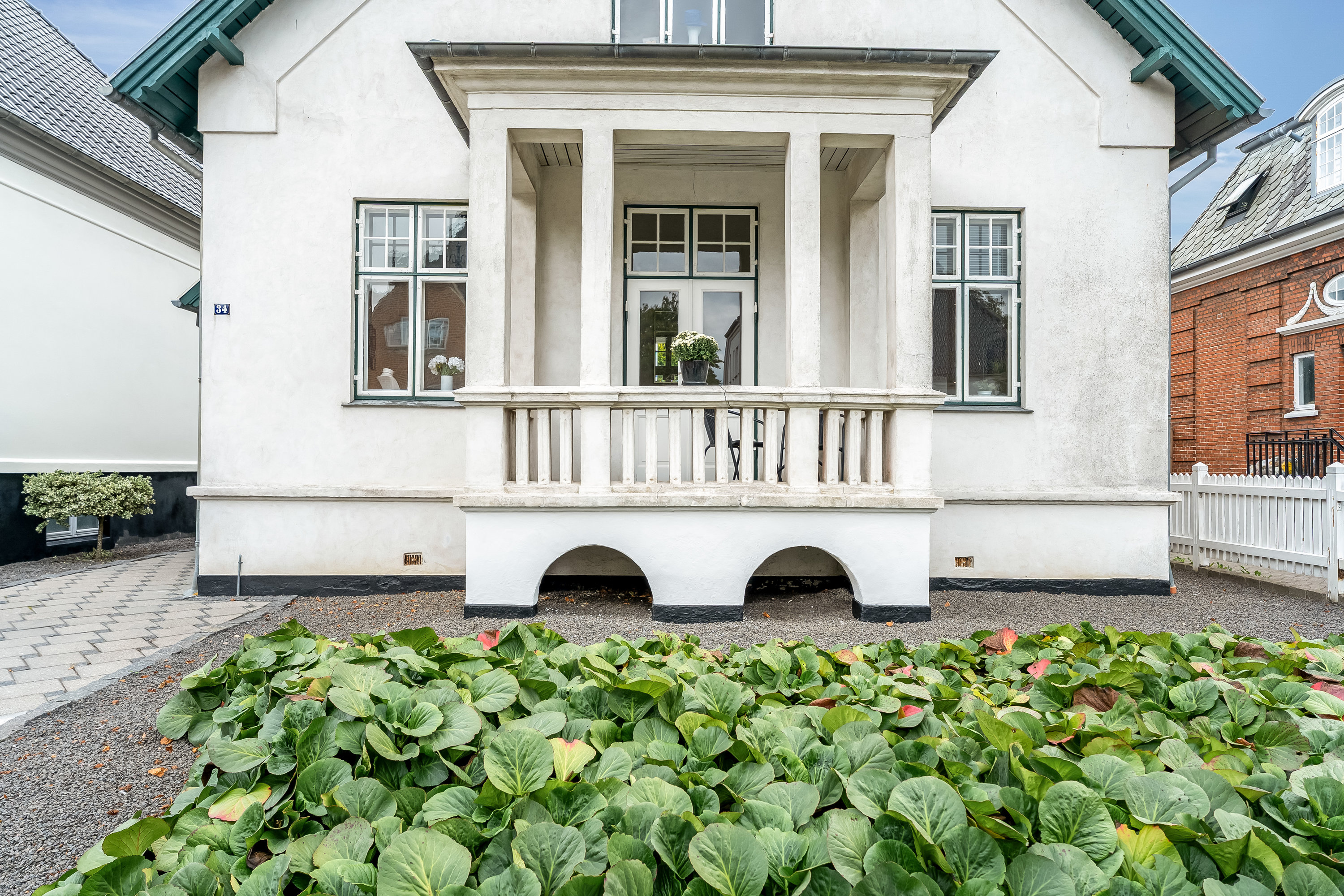 Fremhævet facade billede i fuldskærmstilstand. Billede af Svingelsvej 34, 4900 Nakskov