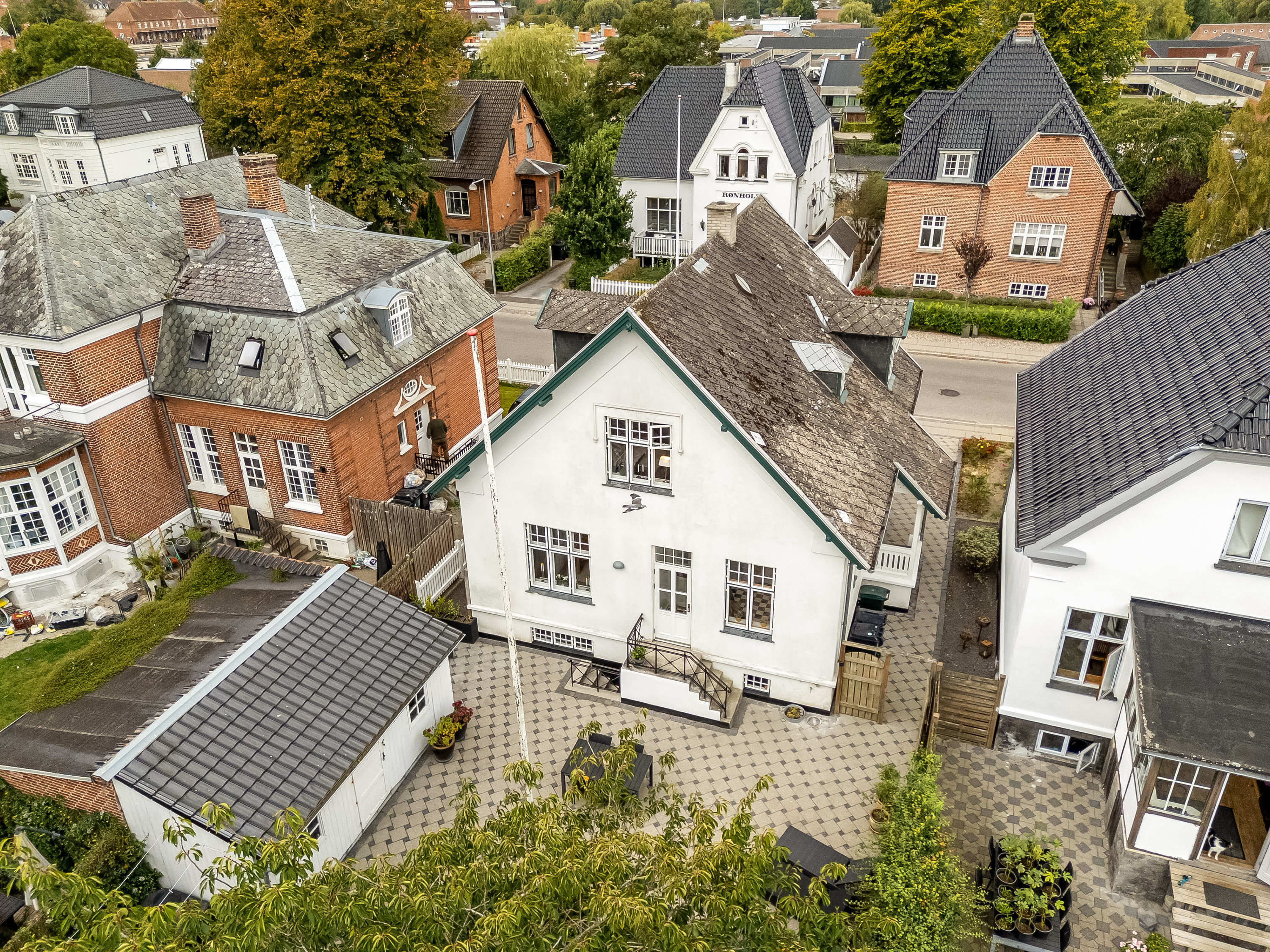 Fremhævet luftfoto billede i fuldskærmstilstand. Billede af Svingelsvej 34, 4900 Nakskov