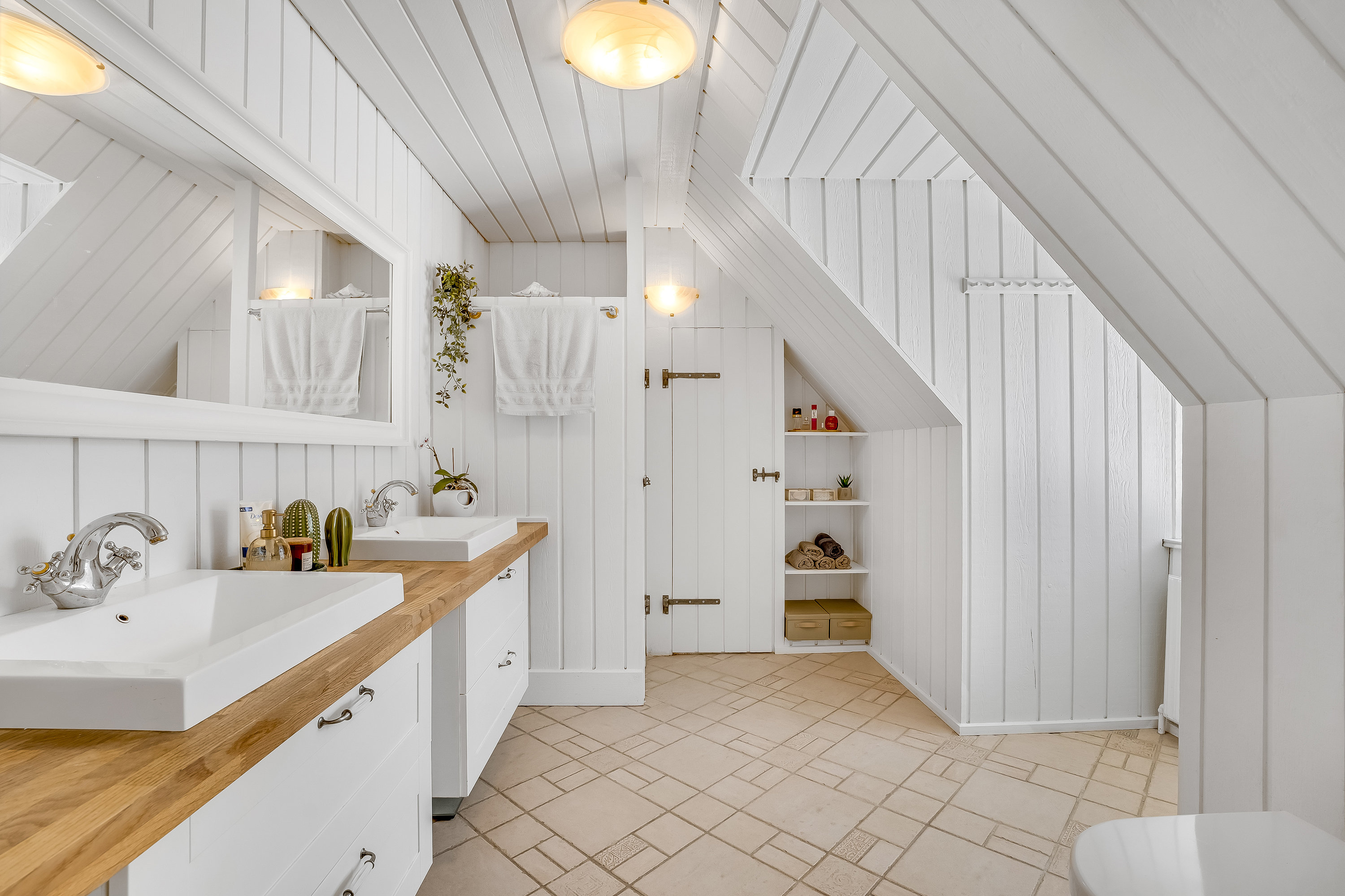 Fremhævet badeværelse billede i fuldskærmstilstand. Billede af Svingelsvej 34, 4900 Nakskov