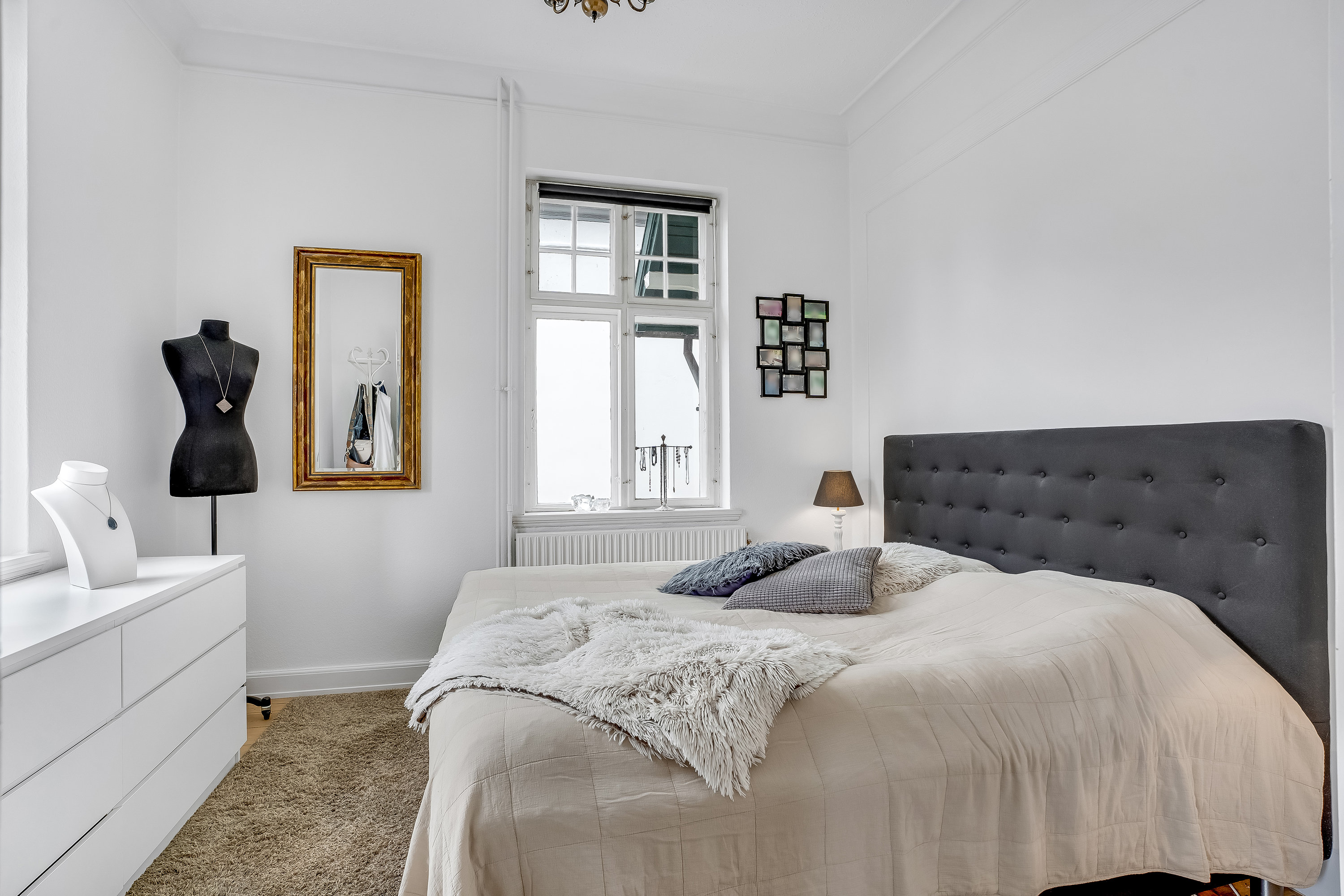 Fremhævet soveværelse billede i fuldskærmstilstand. Billede af Svingelsvej 34, 4900 Nakskov