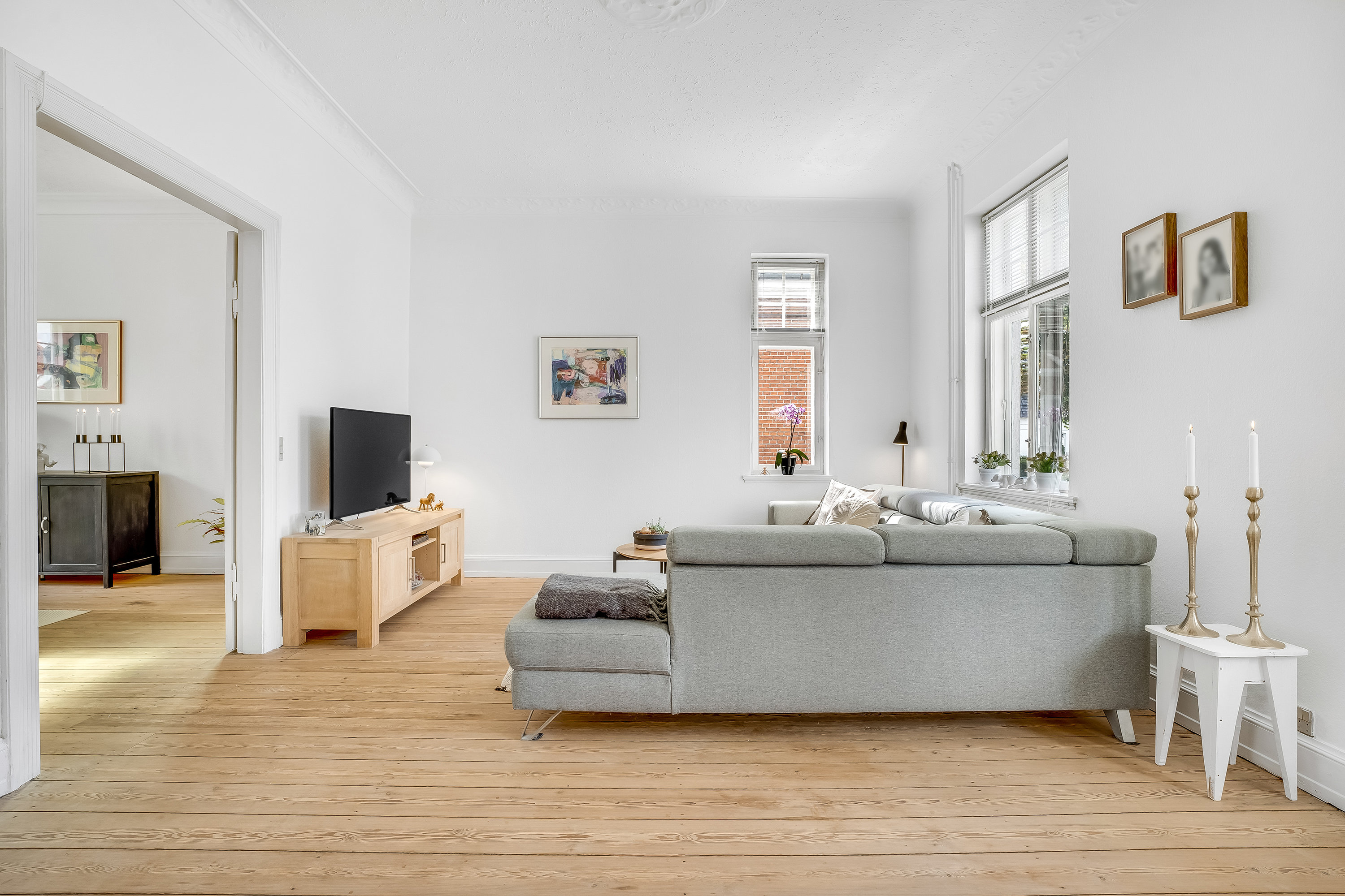 Fremhævet stue billede i fuldskærmstilstand. Billede af Svingelsvej 34, 4900 Nakskov