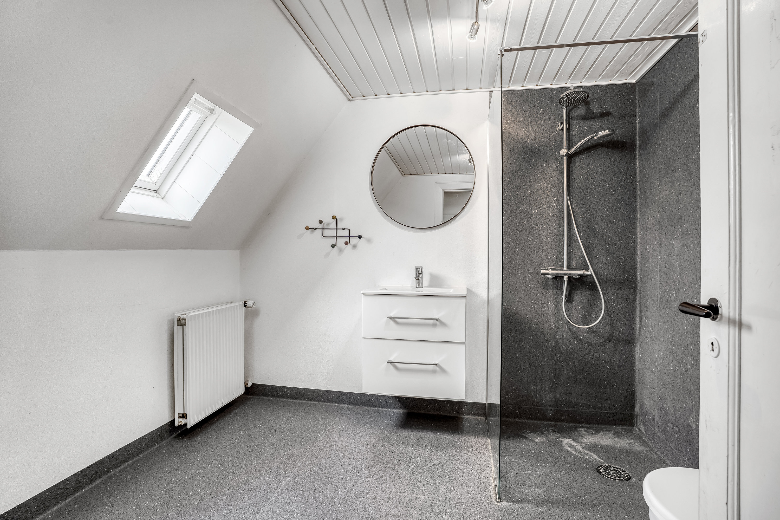 Miniaturebillede 1: badeværelse. Billede af Rudbjergvej 40, Munkeby, 4900 Nakskov