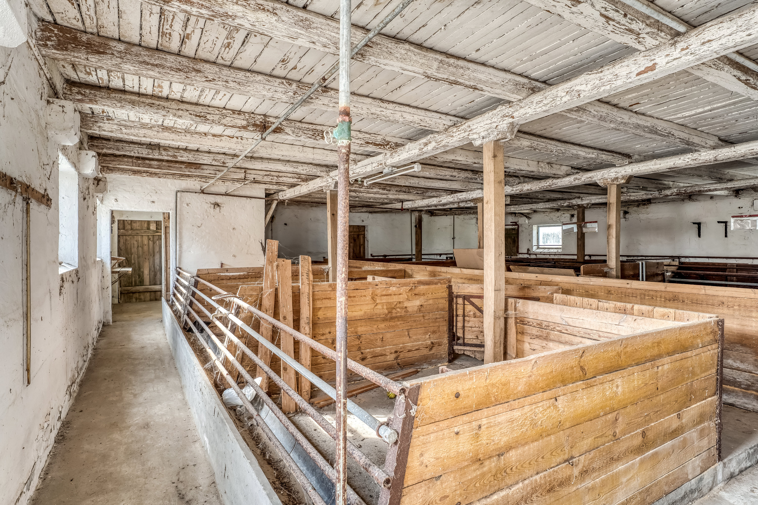 Fremhævet stald billede i fuldskærmstilstand. Billede af Rudbjergvej 40, Munkeby, 4900 Nakskov