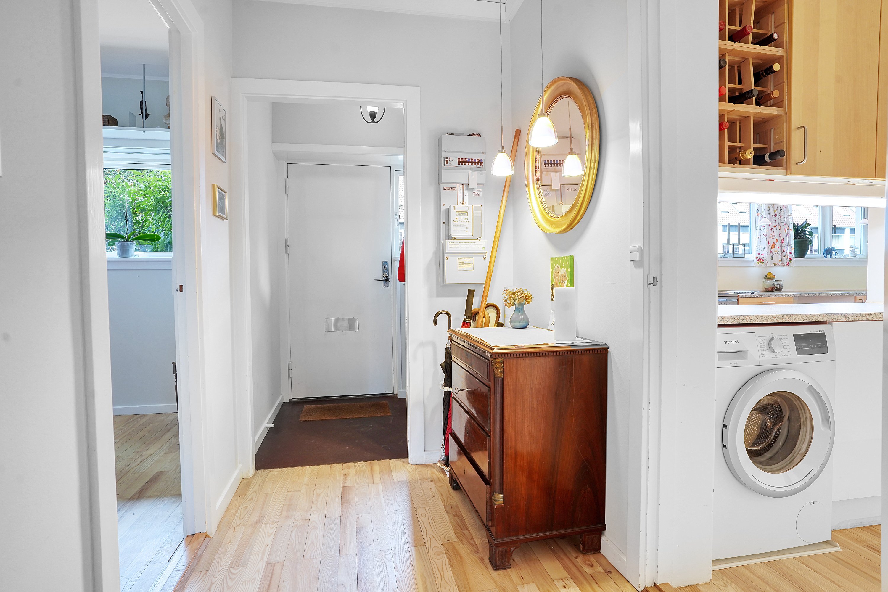 Fremhævet entré billede i fuldskærmstilstand. Billede af Søllerød Park 16, st.. 1., Søllerød, 2840 Holte