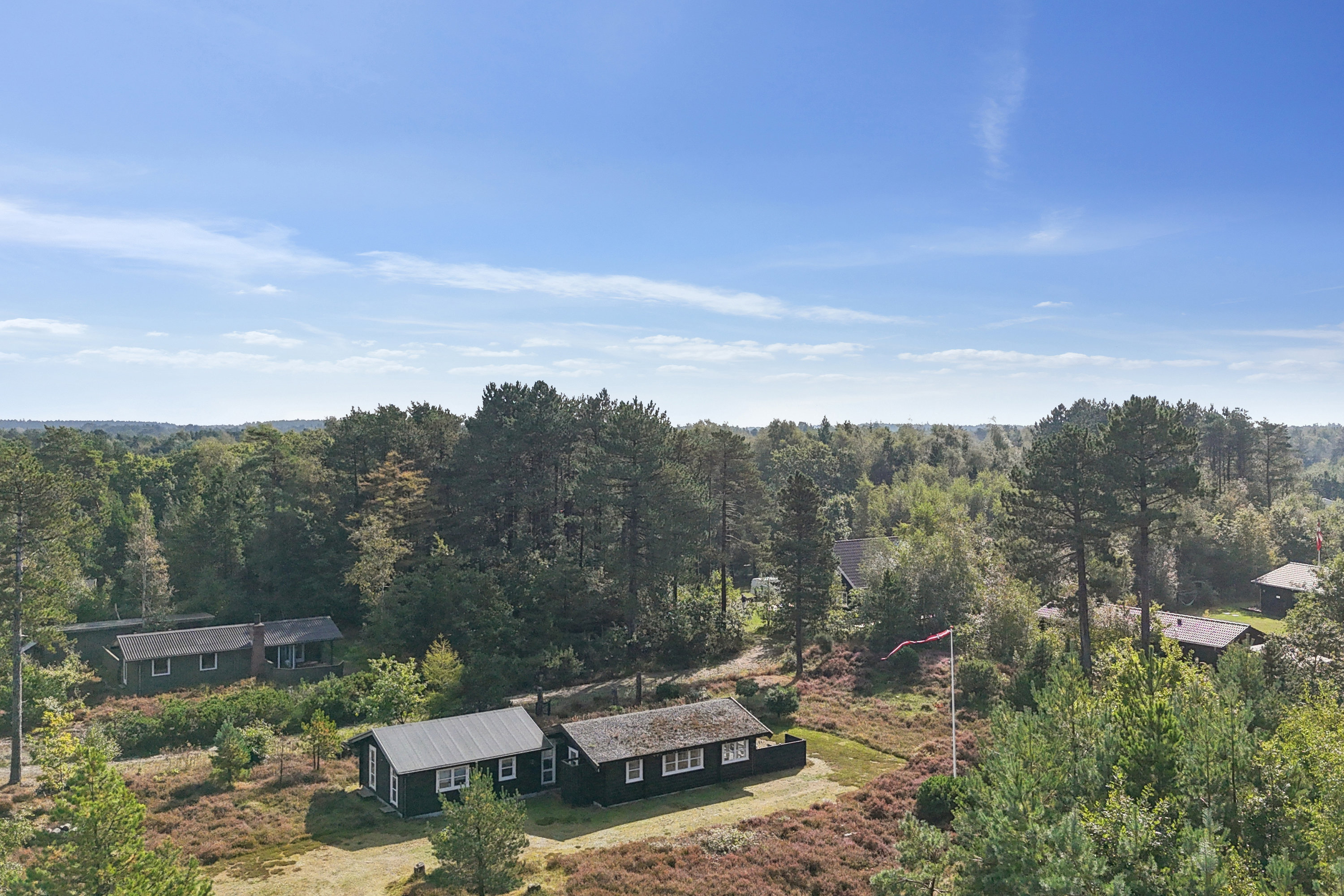 Miniaturebillede 2: luftfoto. Billede af Hvidkløvervej 6, Vesterø, 9940 Læsø