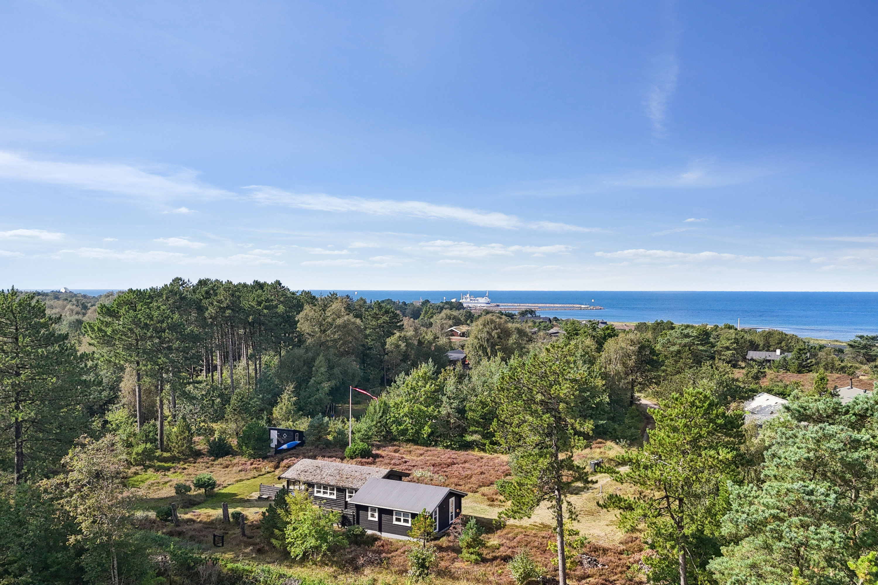 Fremhævet luftfoto billede i fuldskærmstilstand. Billede af Hvidkløvervej 6, Vesterø, 9940 Læsø