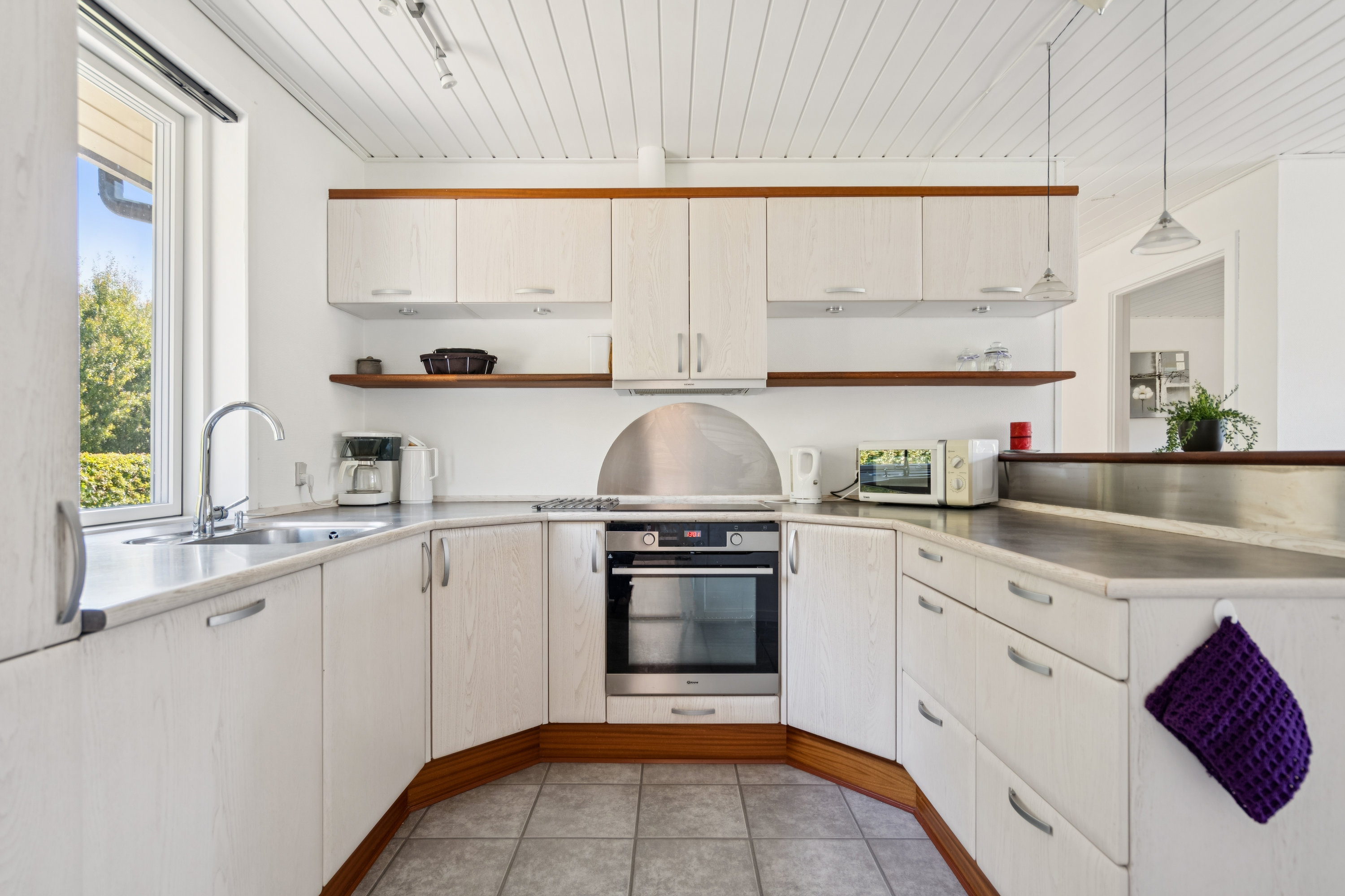 Fremhævet køkken billede i fuldskærmstilstand. Billede af Askevej 9, Vesterø Havn, 9940 Læsø